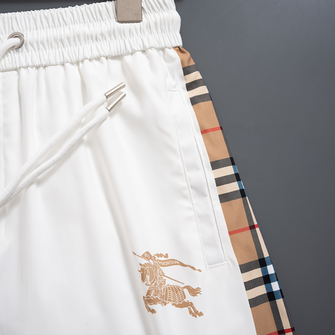 Burberry 巴宝莉 最新款 短裤沙滩裤 沙滩旅游 高订制 五金 上身效果超正 腿部线条完全得到彰显