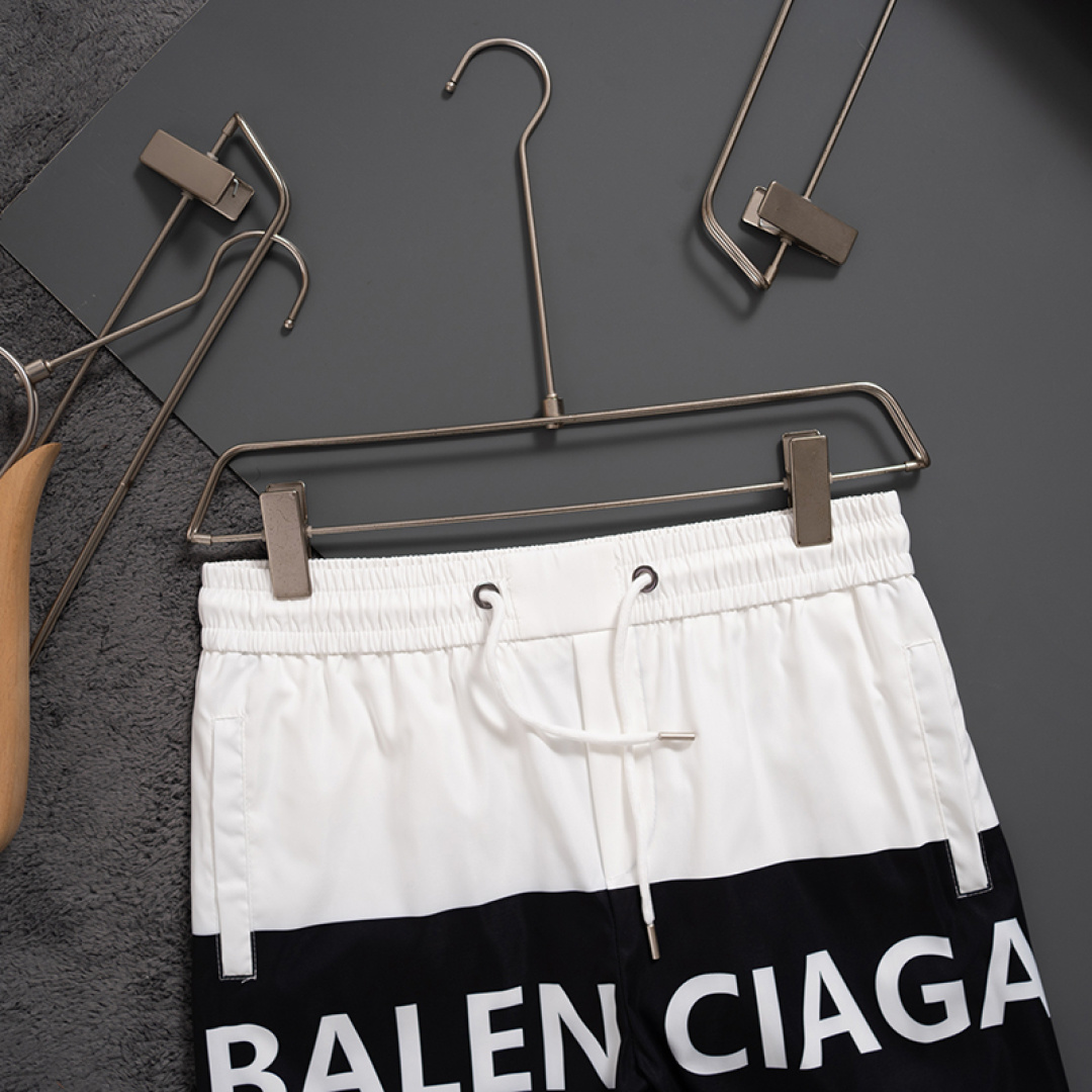Balenciaga 巴黎世家最新款 短裤沙滩裤 沙滩旅游 高订制 五金 上身效果超正 腿部线条完全得到彰显