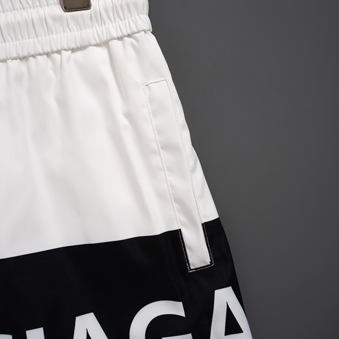 Balenciaga 巴黎世家最新款 短裤沙滩裤 沙滩旅游 高订制 五金 上身效果超正 腿部线条完全得到彰显