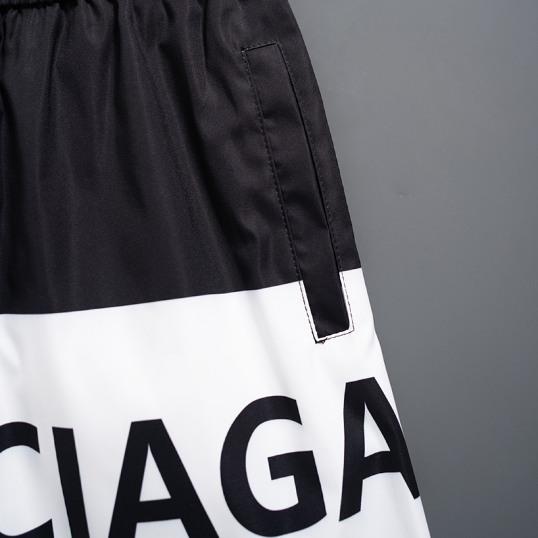 Balenciaga 巴黎世家最新款 短裤沙滩裤 沙滩旅游 高订制 五金 上身效果超正 腿部线条完全得到彰显