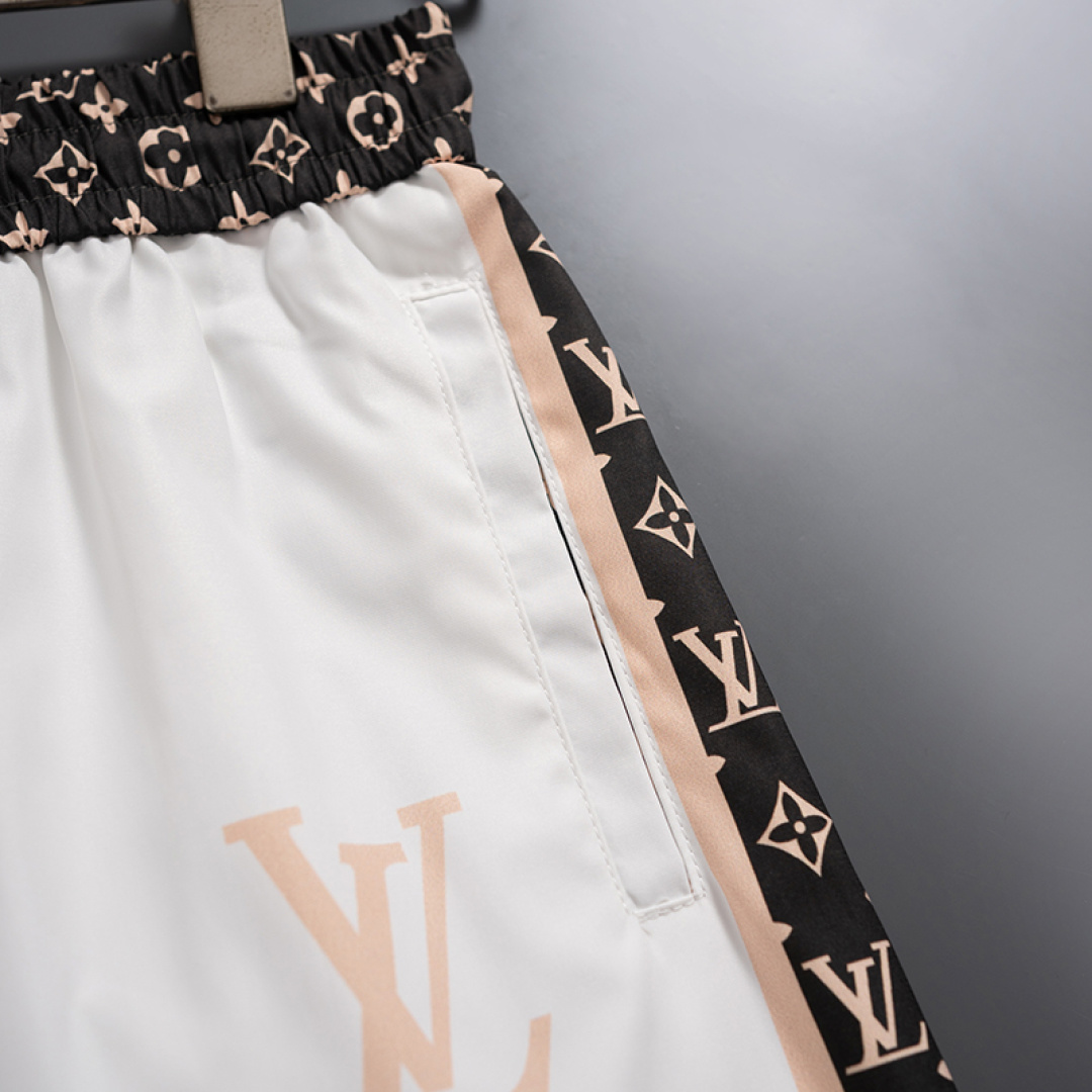 Louis Vuitton Lv路易最新款 短裤沙滩裤 沙滩旅游 高订制 五金 上身效果超正 腿部线条完全得到彰显
