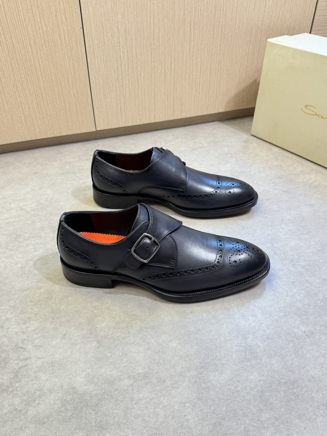 NO:344711,【SANTONI】SANTONI - High-end quality Original single · formal leather shoes - Imported leather embryo color-changing calfskin on the upper, pure hand-punched, brand metal fasteners, perfect splicing - Inner water dyed cowhide - Outsole ultralight TPR rubber · genuine leather combination molding leather outsole - Ultra high quality control · fine workmanship highlighted (high-end · noble · grade) -Size 39-44 (38, 45, custom made)·S0234,,cowhide,Leather soles19860909【SANTONI】圣东尼 -高端品质 原单·正装皮鞋 -鞋面进口皮胚改色小牛皮、纯手工打孔、品牌金属扣件、完美拼接 -内里水染牛皮 -大底超轻TPR橡胶·真皮组合成型真皮大底 -超高品控·做工精细凸显(高端·贵气·档次) -Size 39-44（38,45,可订做)·S0234,,cowhide,Leather soles,Men's shoes