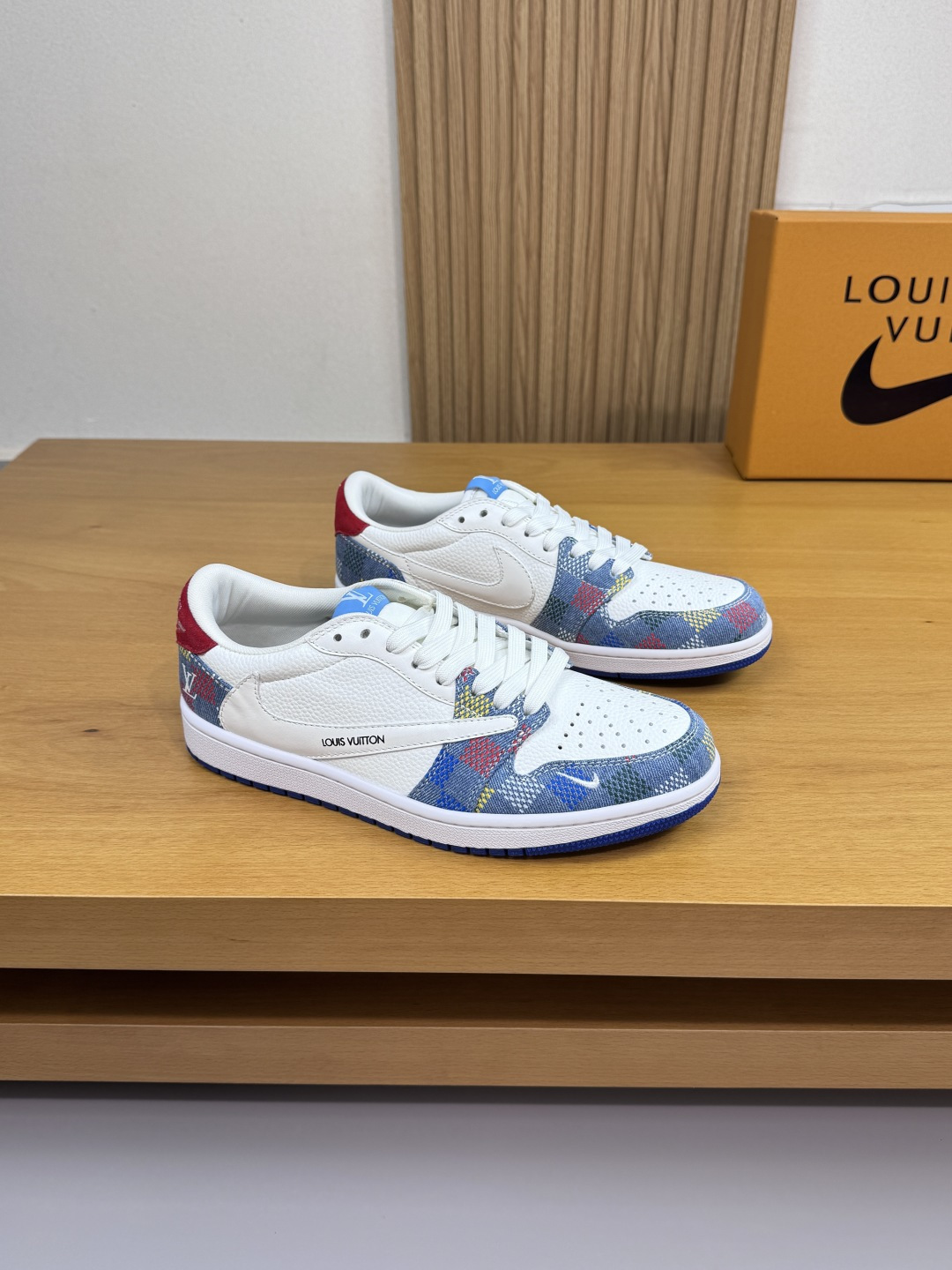 NO:533196,【Louis Vuitton-AIR】Louis Vuitton co-branded model - high-end quality original single · casual sports shoes - upper lit calfskin, brand totem cloth. toe punching craftsmanship, tongue, brand cloth, heel. embroidery brand logo - inner lining brand canvas - outsole original TPR·rubber·dual color molding outsole - ultra-high quality control, fine workmanship and highlight (high-end · nobility · grade) -Size39-44 (38, 45, 46, custom made)·0150,,louis vuitton,louis vuitton,cowhide19860909【Louis Vuitton-AIR】路易威登 联名款 -高端品质 原单·休闲运动板鞋 -鞋面荔纹小牛皮、品牌图腾布匹.鞋头打孔工艺、鞋舌.品牌布标、后跟.刺绣品牌logo -内里品牌帆布 -大底原版TPR·橡胶·双色成型大底 -超高品控·做工精细·凸显(高端·贵气·档次) -Size39-44（38,45,46,可订做)·0150,,louis vuitton,louis vuitton,cowhide,Men's shoes