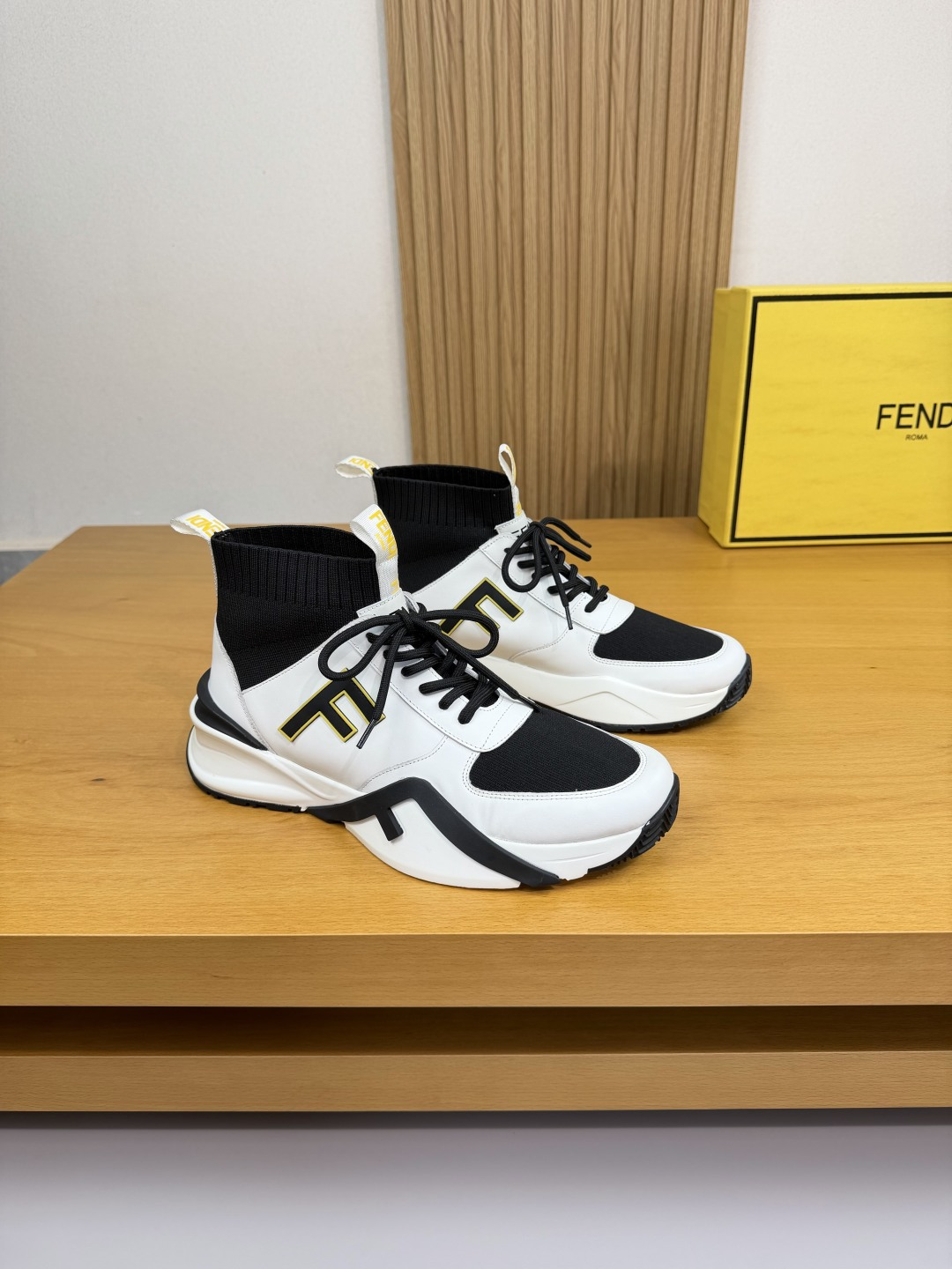 - · - 🔝 - - T U · ; - · ( · · ) -Taglia 39-44 38 45 )·FD0186 Fendi Scarpe sportive Scarpe Scarpe