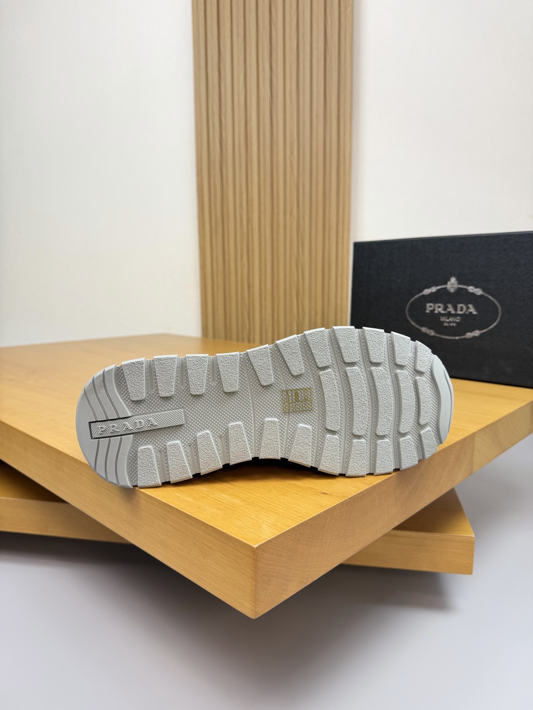 Prada Leather Sneakers for Men, Imported Leather Upper, Casual Athletic Shoes 10 cmp i1760202311597 4688 0 8