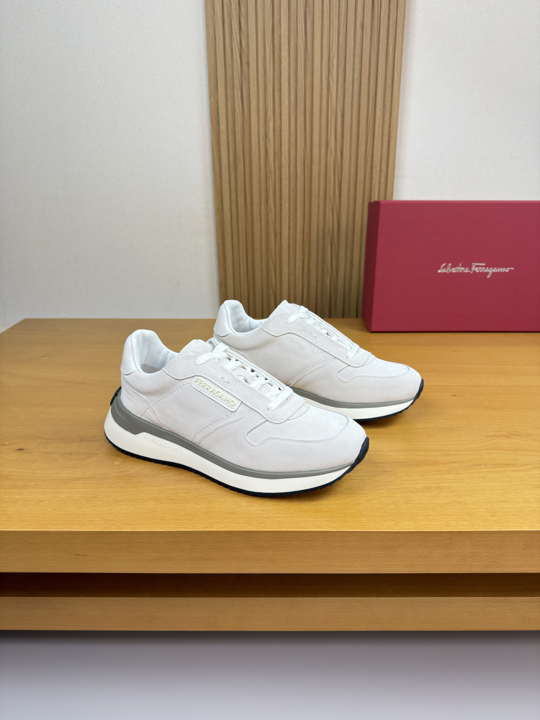 NO:588751,[Ferragamo] Ferragamo - High-end quality original casual sports shoes - Upper Nappa calfskin, suede calfskin, shoe body. Injection molded brand logo, tongue. Air-pressure brand logo - Water-dyed cowhide lining - Outsole ultra-light TPU foam rubber; molded outsole - Ultra-high quality control, fine workmanship highlighted (high-end, luxury, grade) -Size  39-45 (38,46, can be customized)·FR0126,,ferragamo,ferragamo,sneakers,cowhide19860909【 Ferragamo】菲拉格慕 -高端品质 原单·休闲运动鞋 -鞋面纳帕小牛皮、反绒小牛皮、鞋身.注塑品牌logo、鞋舌.空压品牌logo -内里水染牛皮 -大底超轻TPU发泡·橡胶; 成型大底 -超高品控·做工精细凸显(高端·贵气·档次) -Size 39-45（38,46,可订做)·FR0126,,ferragamo,ferragamo,sneakers,cowhide,Men's shoes