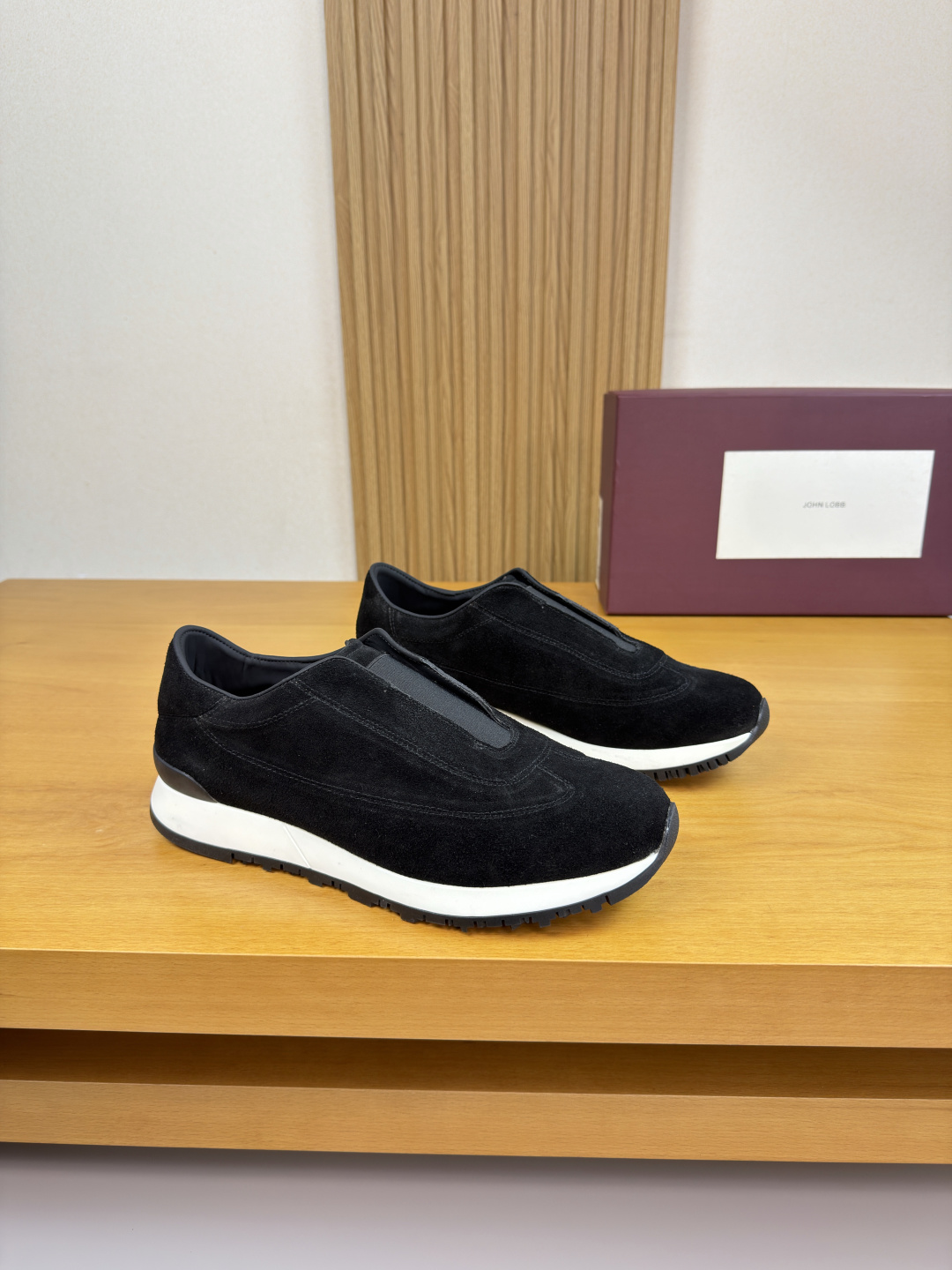 NO:604855,[John Lobb] John Lobb - High-end quality original casual sports shoes from Hermès - Imported high mercerized suede calfskin upper, stitching inside the upper, tongue and branded elastic band sewn - Water-dyed cowhide lining - Ultra-light TPU foam rubber outsole; two-color molded outsole - Ultra-high quality control, fine workmanship highlighted (high-end, luxury, grade) -Size  39-44 (38.45.46.47. Can be customized)·PRD0057,,hermes,sneakers,cowhide19860909【John Lobb】约翰·洛布 -高端品质 原单·爱马仕旗下休闲运动鞋 -鞋面进口高丝光反绒小牛皮、鞋面内合车缝线、鞋舌.车缝品牌松紧带 -内里水染牛皮 -大底超轻TPU发泡·橡胶；双色成型大底 -超高品控·做工精细凸显(高端·贵气·档次) -Size 39-44（38.45.46.47.可订做)·PRD0057,,hermes,sneakers,cowhide,Men's shoes