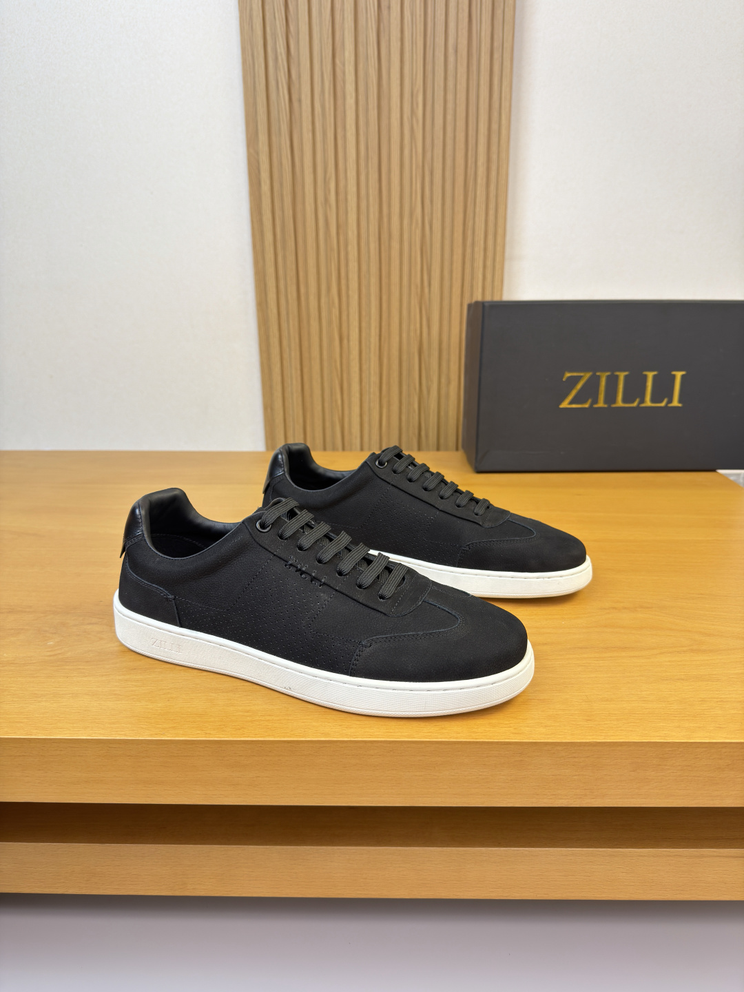 NO:620278,【ZILLI】Zilli - High-end quality French original casual sports shoes - Upper frosted pebbled calfskin, shoe body laser drilling process. Hand-stitched mark thread brand ZILLI words, perfect splicing - Water-dyed cowhide inside - Outsole ultra-light TPR rubber; molded outsole - Ultra-high quality control, fine workmanship highlighted (high-end, luxury, grade) -Size  39-44 (38, 45, 46, can be customized)·G0146,,sneakers,cowhide19860909【ZILLI】齐利 -高端品质 法国原单·休闲运动鞋 -鞋面磨砂荔纹小牛皮、鞋身激光打孔工艺.手工串缝马克线品牌ZILLI字样、完美拼接 -内里水染牛皮 -大底超轻TPR·橡胶；成型大底 -超高品控·做工精细凸显(高端·贵气·档次) -Size 39-44（38,45,46,可订做)·G0146,,sneakers,cowhide,Men's shoes