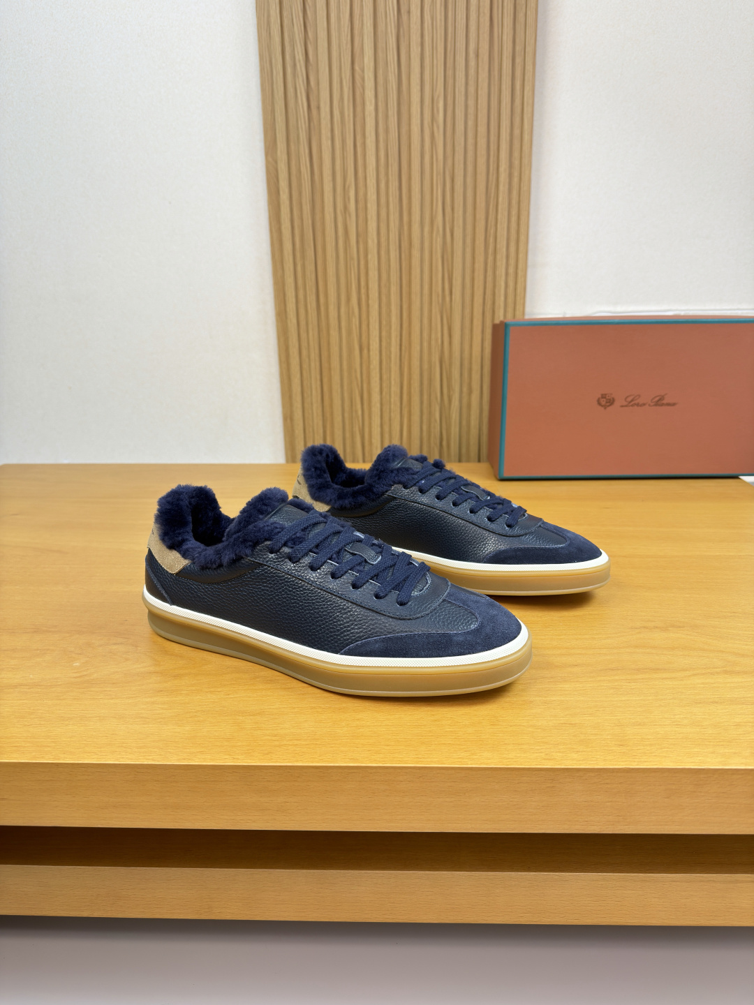 NO:620857,[Loro piana] LP - high-end quality original casual sports shoes - upper nappa calfskin, suede calfskin, tongue. Air-pressure brand totem, heel. Silk-screen brand logo - Australian wool lining - outsole ultra-light TPR rubber; molded outsole - ultra-high quality control, fine workmanship (high-end, luxury, grade) -Size 39-44 (38, 45, 46, can be customized)·L,, loro  piana,loro piana,sneakers,cowhide19860909【Loro piana】LP  -高端品质 原单·休闲运动鞋 -鞋面纳帕小牛皮、反绒小牛皮、鞋舌.空压品牌图腾、后跟.丝印品牌logo -内里澳洲羊毛 -大底超轻TPR·橡胶；成型大底 -超高品控·做工精细凸显(高端·贵气·档次) -Size 39-44（38,45,46,可订做)·L,,loro piana,loro piana,sneakers,cowhide,Men's shoes