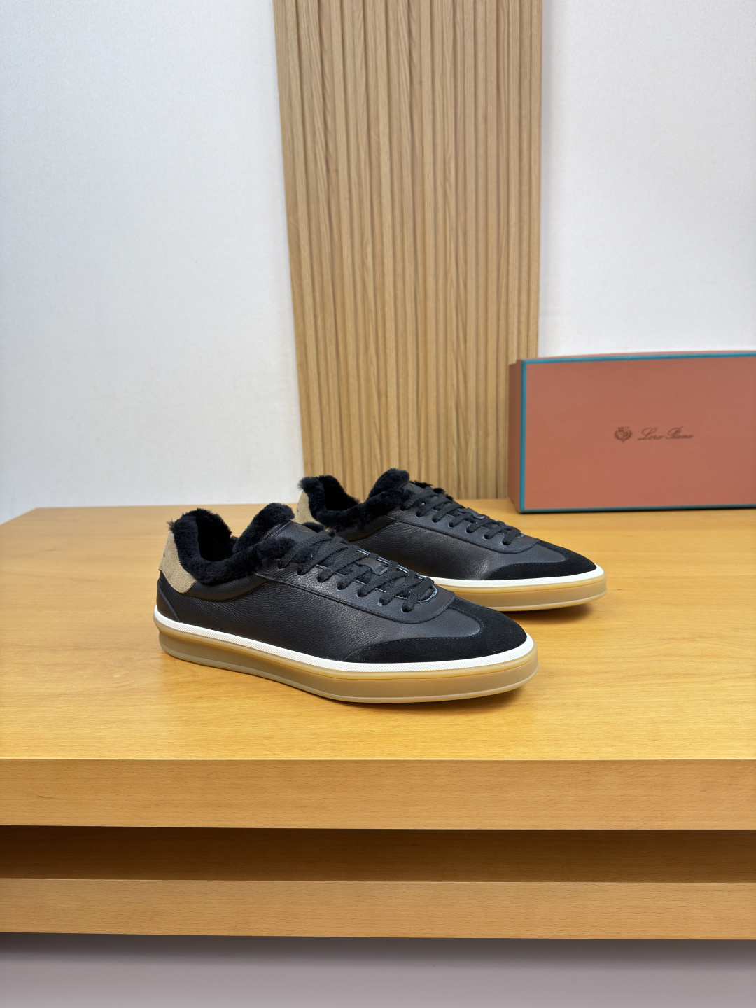 NO:620862,[Loro piana] LP - high-end quality original casual sports shoes - upper pebbled calfskin, suede calfskin, tongue. Air-pressure brand totem, heel. Silk-screen brand logo - Australian wool lining - Outsole ultra-light TPR·rubber; molded outsole - Super high quality control·Fine workmanship highlighted (high-end·luxury·grade) -Size 39-44 (38, 45, 46, can be customized)·L,, loro  piana,loro piana,sneakers,cowhide19860909【Loro piana】LP  -高端品质 原单·休闲运动鞋 -鞋面荔纹小牛皮、反绒小牛皮、鞋舌.空压品牌图腾、后跟.丝印品牌logo -内里澳洲羊毛 -大底超轻TPR·橡胶；成型大底 -超高品控·做工精细凸显(高端·贵气·档次) -Size 39-44（38,45,46,可订做)·L,,loro piana,loro piana,sneakers,cowhide,Men's shoes