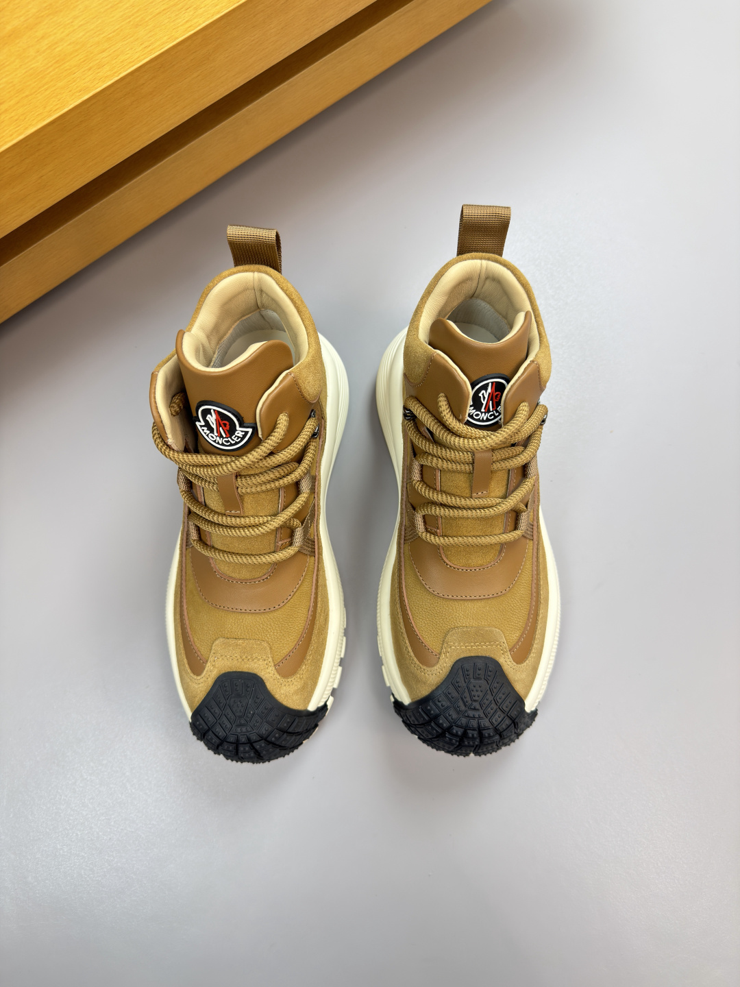 Moncler男 Style Leather Men's Shoes Lookbook Reference image 2