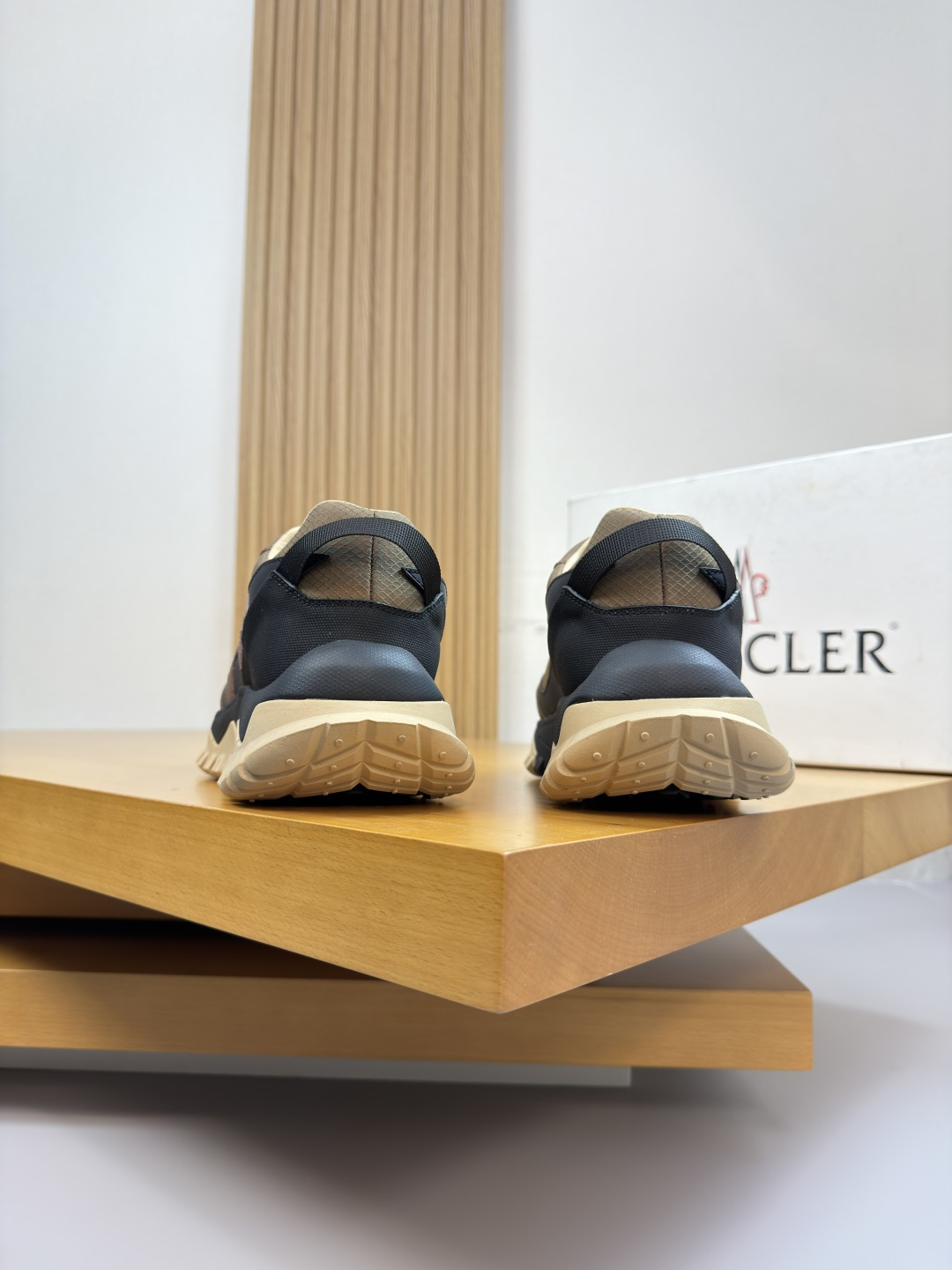 Moncler Style Leather Men's Shoes Men's Shoes Men's Shoes detail image 8 from source 783153