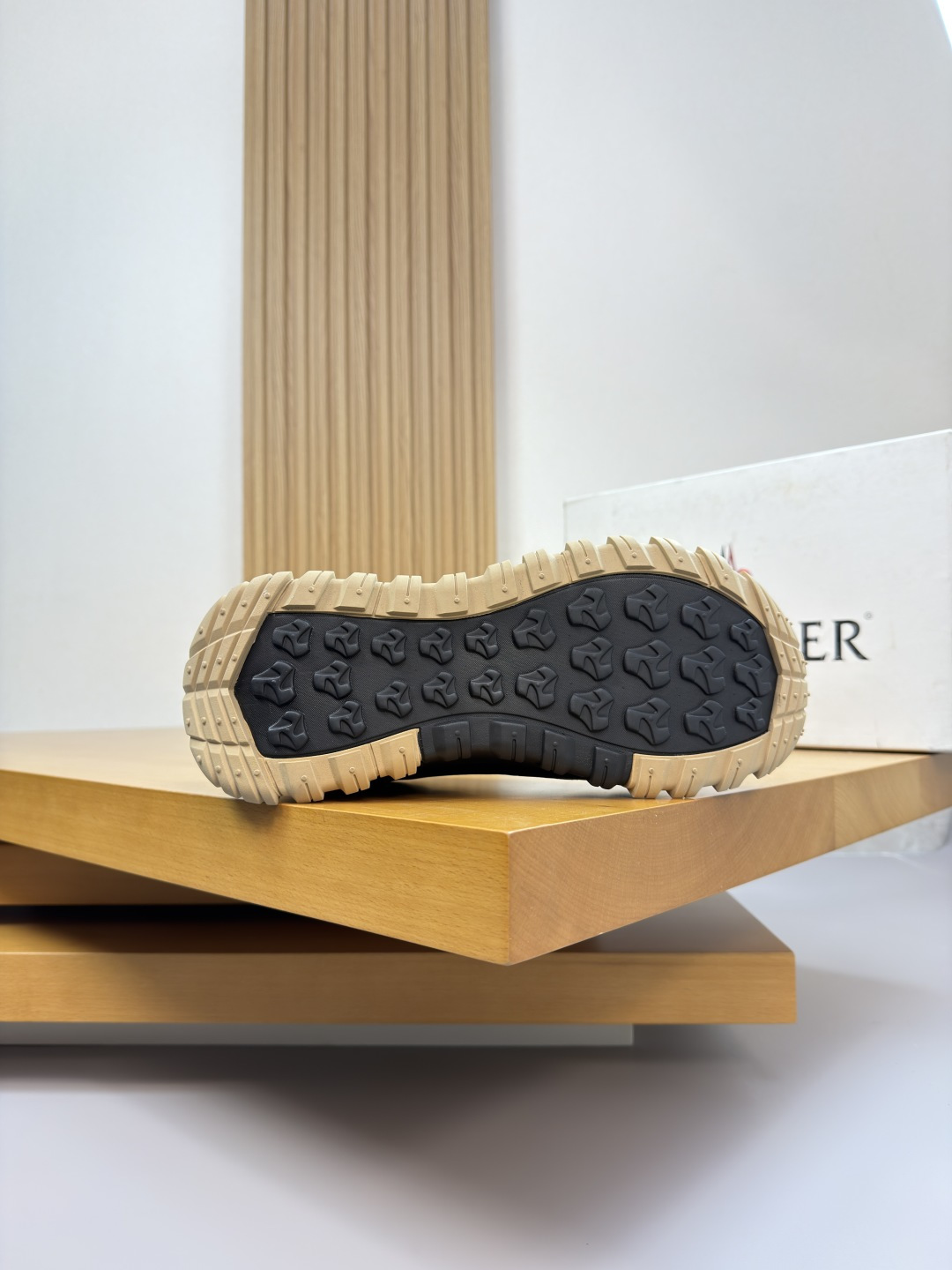 Moncler Style Leather Men's Shoes Men's Shoes Men's Shoes detail image 9 from source 783153