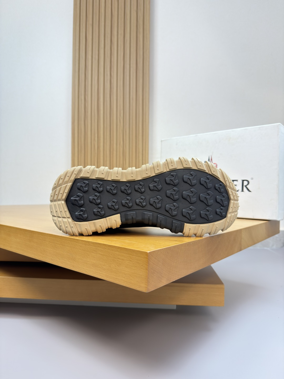 Moncler Style Leather Men's Shoes Men's Shoes Men's Shoes detail image 9 from source 783152