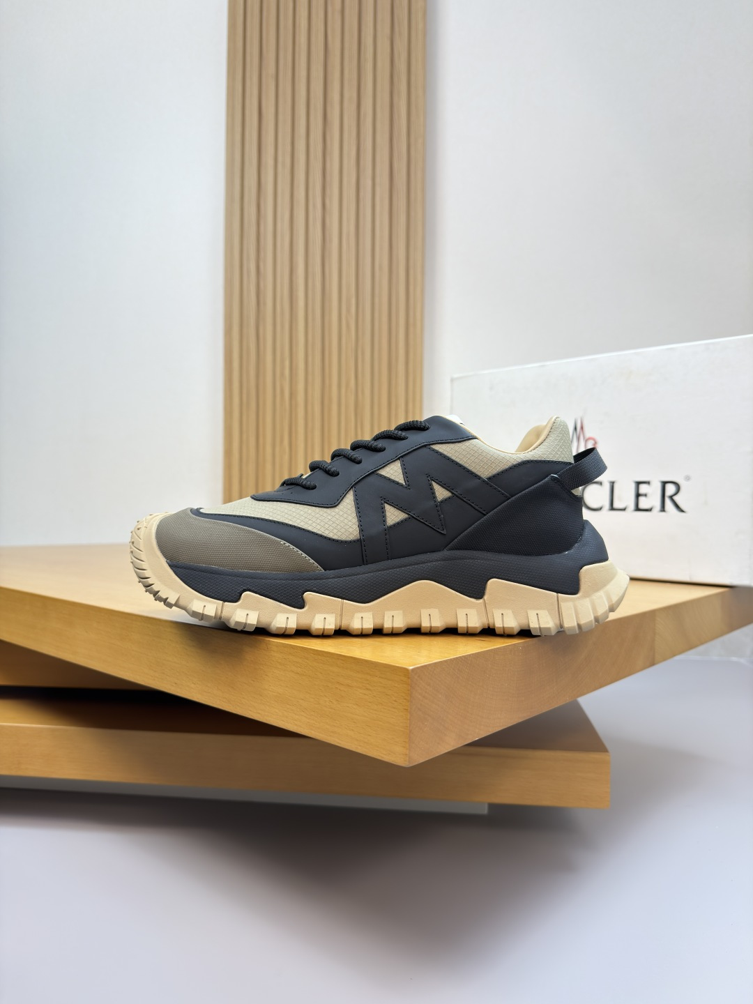 Moncler Style Leather Men's Shoes Men's Shoes Men's Shoes detail image 5 from source 783152