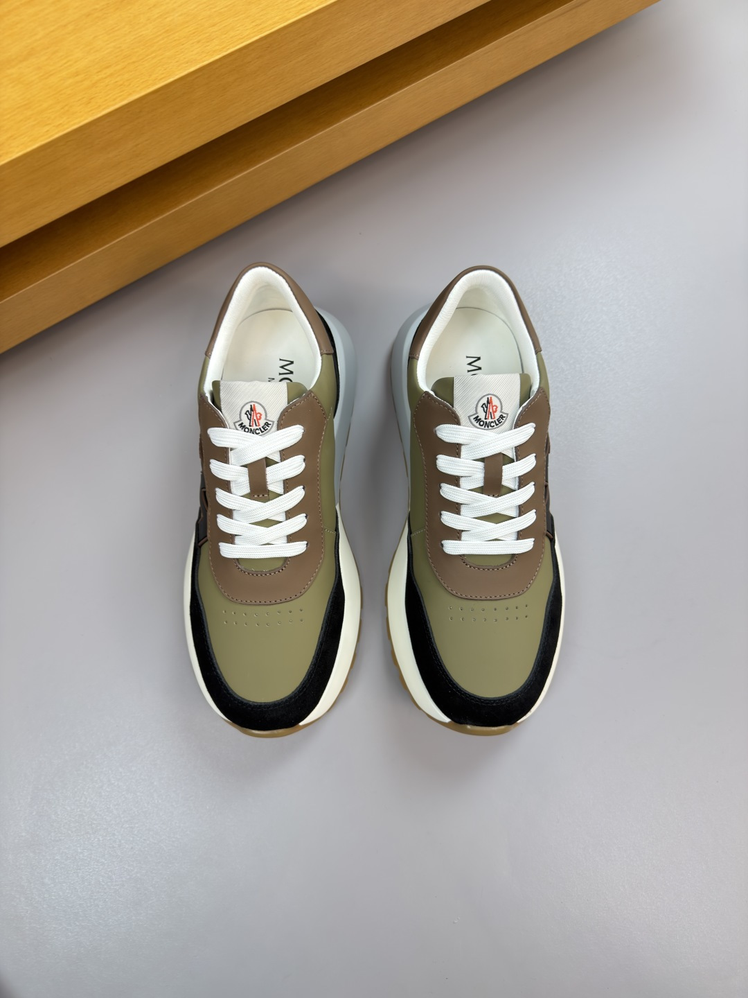 Moncler男 Style Leather Men's Shoes Lookbook Reference image 2