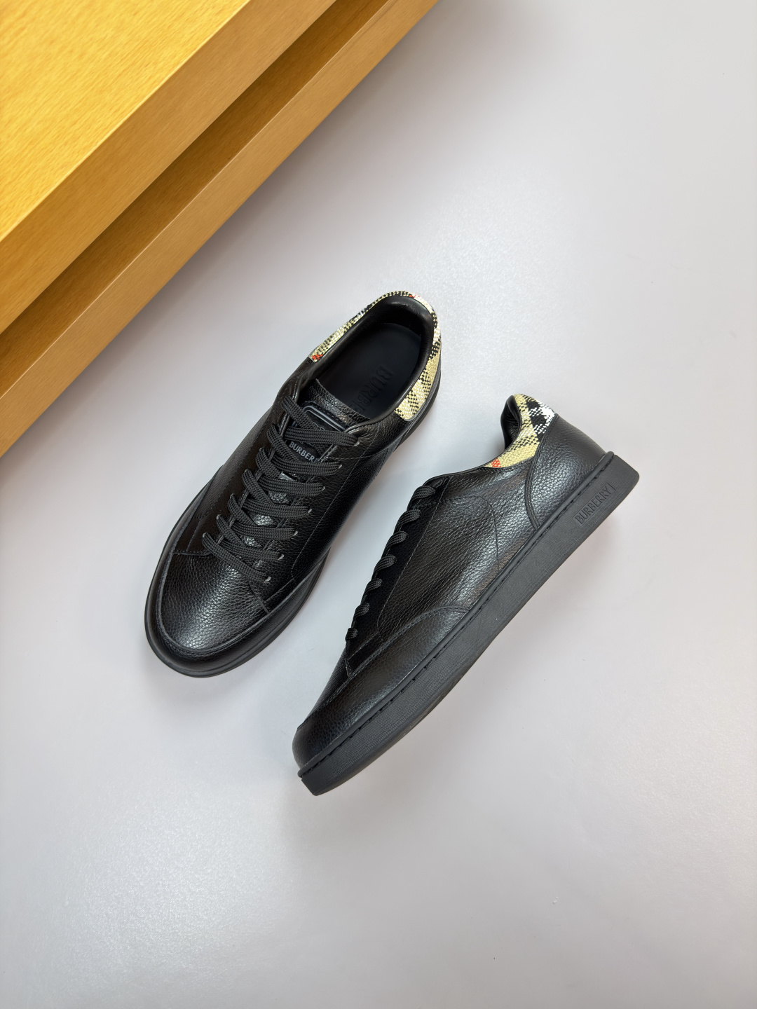 Burberry Haute Couture Classic Luxury Leather Shoe Loafer Shoes Ref 3