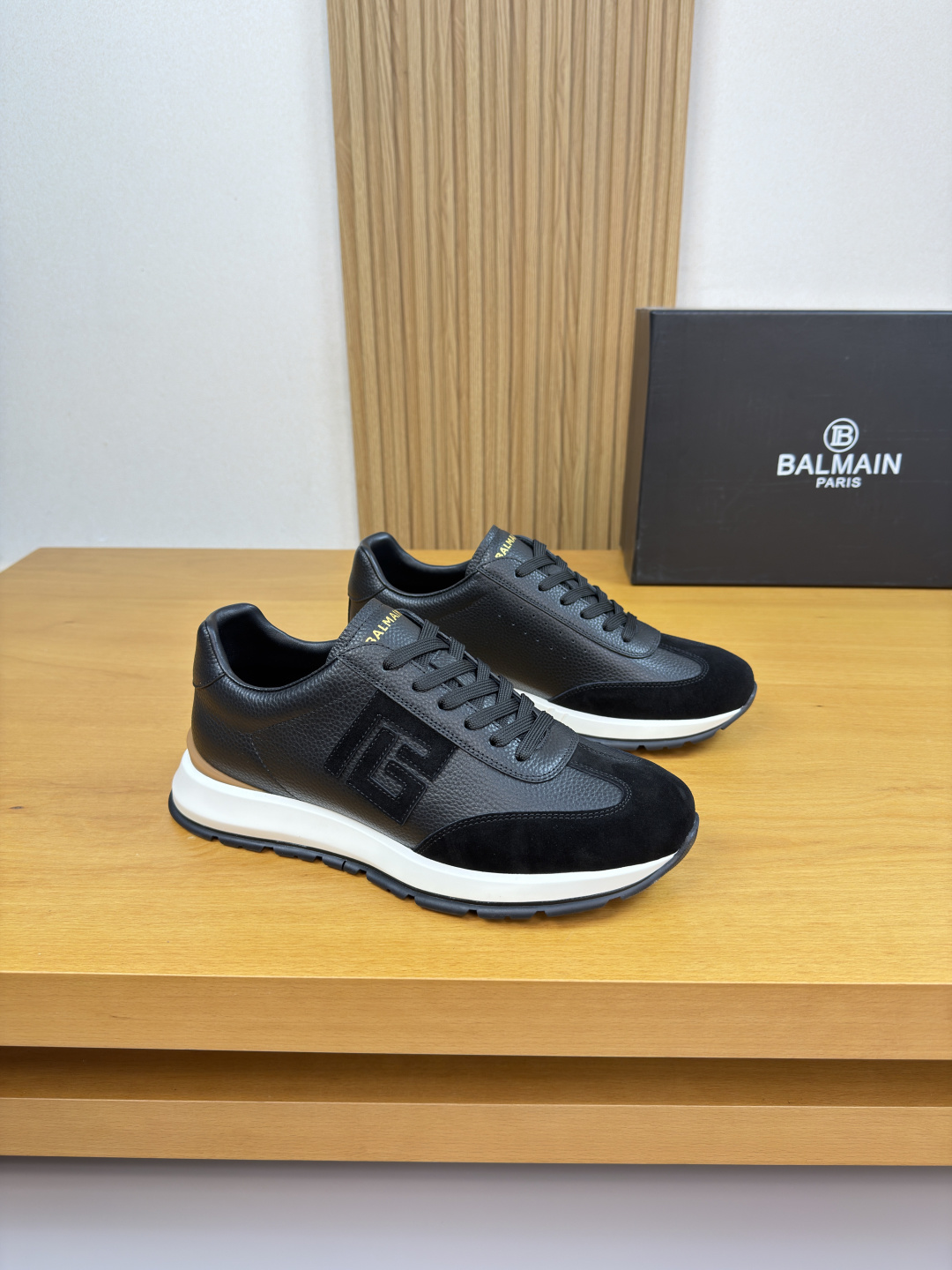 NO:664837,[BALMAIN] Balmain - high-end quality original casual sports shoes - upper pebbled calfskin, suede calfskin, tongue. Silk screen brand LOGO - lining water-dyed cowhide - outsole ultra-light TPU foam rubber; two-color molded outsole - ultra-high quality control, fine workmanship highlighted (high-end, luxury, grade) -Size  39-44 (38,45, can be customized)·BA9355,,balmain,balmain,sneakers,cowhide19860909【BALMAIN】巴尔曼 -高端品质 原单·休闲运动鞋 -鞋面荔纹小牛皮、反绒小牛皮、鞋舌.丝印品牌LOGO -内里水染牛皮 -大底超轻TPU发泡·橡胶；双色成型大底 -超高品控·做工精细凸显(高端·贵气·档次) -Size 39-44（38,45,可订做)·BA9355,,balmain,balmain,sneakers,cowhide,Men's shoes