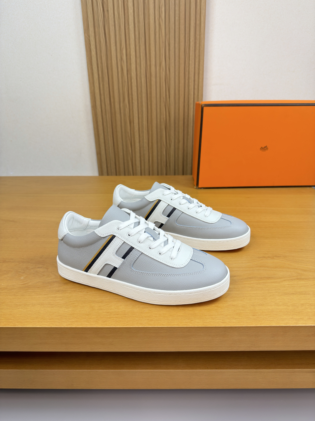 NO:680159,[HERMES] Hermès - high-end quality original casual sports sneakers - upper palm pattern calfskin, shoe body color-printed high-frequency brand 'H' totem, heel air pressure brand logo - lining water-dyed cowhide - outsole ultra-light original TPR.  38-44 (45, can be customized)·H0116,,hermes,hermes,cowhide19860909【 HERMES】爱马仕 -高端品质 原单·休闲运动板鞋 -鞋面手掌纹小牛皮、鞋身彩印高周波品牌'H'图腾、后跟空压品牌logo -内里水染牛皮 -大底超轻原版TPR.橡胶·双色成型大底 -超高品控·做工精细凸显(高端·贵气·档次) -Size 38-44（45,可订做)·H0116,,hermes,hermes,cowhide,Men's shoes