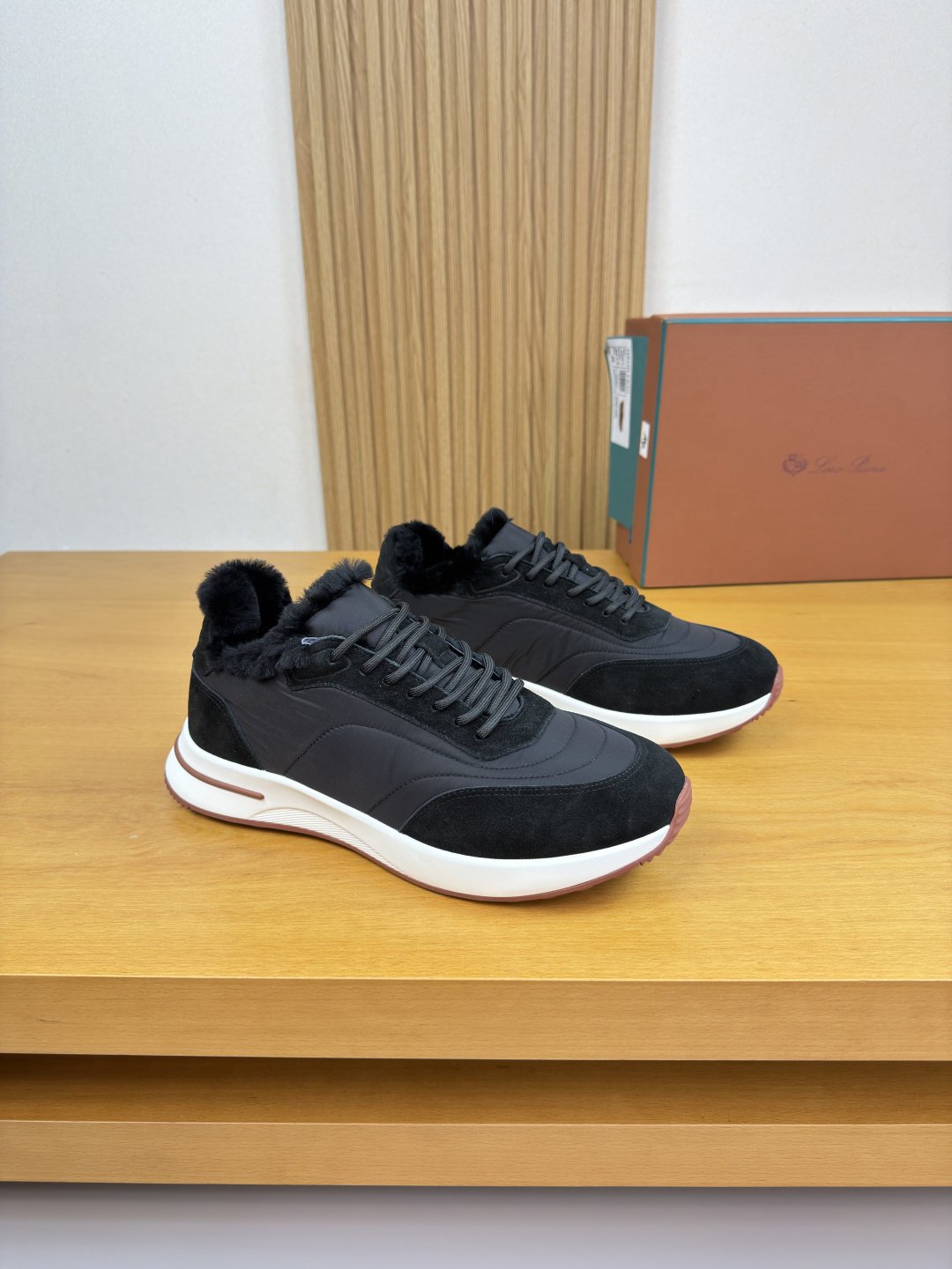 NO:680499,[Loro piana] LP - high-end quality original casual sports shoes - upper suede calfskin, brand high mercerized canvas, heel. Silk screen brand logo - Australian wool lining - outsole ultra-light TPU foam rubber; two-color molded outsole - ultra-high quality control, fine workmanship highlighted (high-end, luxury, grade) -Size 39-44 (38,45, can be customized)·L,, loro piana, loro  piana,sneakers,cowhide19860909【Loro piana】LP  -高端品质 原单·休闲运动鞋 -鞋面反绒小牛皮、品牌高丝光帆布、后跟.丝印品牌logo -内里澳洲羊毛 -大底超轻TPU发泡·橡胶；双色成型大底 -超高品控·做工精细凸显(高端·贵气·档次) -Size 39-44（38,45,可订做)·L,,loro piana,loro piana,sneakers,cowhide,Men's shoes