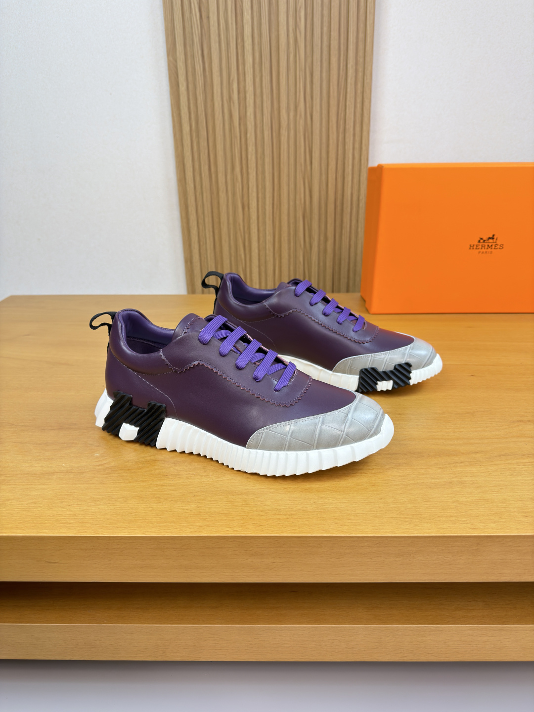 NO:690335,[HERMES] Hermès - high-end quality original order casual sports shoes - upper Nappa calfskin, stone pattern cowhide, brand fly weave, tongue, air pressure brand logo, heel. Brand webbing - water-dyed cowhide lining - outsole ultra-light TPU foam · rubber combination molding two-color outsole - ultra-high quality control · fine workmanship highlighted (high-end · luxury · grade) -Size  38-44 (45, 46, 47, can be customized)·H0183,,hermes,hermes,sneakers,cowhide19860909【 HERMES】爱马仕 -高端品质 原单·休闲运动鞋 -鞋面纳帕小牛皮、石头纹牛皮、品牌飞织、鞋舌.空压品牌logo、后跟.品牌织带 -内里水染牛皮 -大底超轻TPU发泡·橡胶组合成型双色大底 -超高品控·做工精细凸显(高端·贵气·档次) -Size 38-44（45,46,47,可订做)·H0183,,hermes,hermes,sneakers,cowhide,Men's shoes