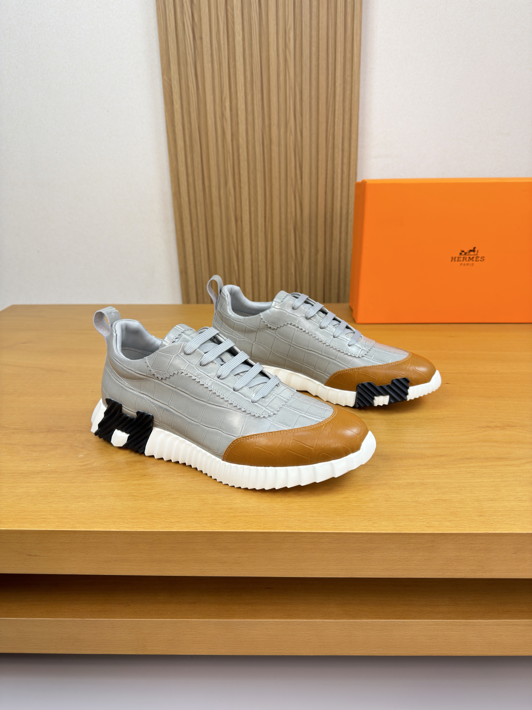 NO:690338,[HERMES] Hermès - high-end quality original order casual sports shoes - upper stone pattern cowhide, brand fly woven, tongue, air pressure brand logo, heel. Brand webbing - lining water-dyed cowhide - outsole ultra-light TPU foam · rubber combined molding two-color outsole - ultra-high quality control · fine workmanship highlighted (high-end · luxury · grade) -Size  38-44 (45, 46, 47, can be customized)·H0183,,hermes,hermes,sneakers,cowhide19860909【 HERMES】爱马仕 -高端品质 原单·休闲运动鞋 -鞋面石头纹牛皮、品牌飞织、鞋舌.空压品牌logo、后跟.品牌织带 -内里水染牛皮 -大底超轻TPU发泡·橡胶组合成型双色大底 -超高品控·做工精细凸显(高端·贵气·档次) -Size 38-44（45,46,47,可订做)·H0183,,hermes,hermes,sneakers,cowhide,Men's shoes