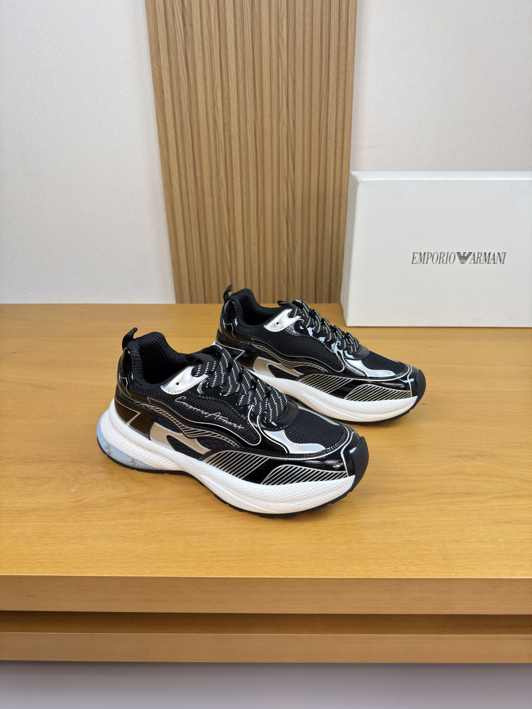 NO:711746,[Emporio Armani] Emporio Armani - high-end quality original single casual sports shoes - upper environmentally friendly black calfskin. Thermal transfer printing process, brand hollow mesh. Embroidered brand logo, heel. Brand webbing - Inner brand canvas - Outsole original ultra-light TPU foam rubber; combined two-color outsole - Ultra-high quality control, fine workmanship highlighted (high-end, luxury, grade) -Size  39-44 (38,45, can be customized)·AM0920,,armani,armani,sneakers,cowhide19860909【Emporio Armani】安普里奥·阿玛尼  -高端品质 原单·休闲运动鞋 -鞋面环保黑色色小牛皮.热转印工艺、品牌镂空网布匹.刺绣品牌logo、后跟.品牌织带 -内里品牌帆布 -大底原版超轻TPU发泡·橡胶；组合成型双色大底 -超高品控·做工精细凸显( 高端·贵气·档次 ) -Size 39-44（38,45,可订做)·AM0920,,armani,armani,sneakers,cowhide,Men's shoes