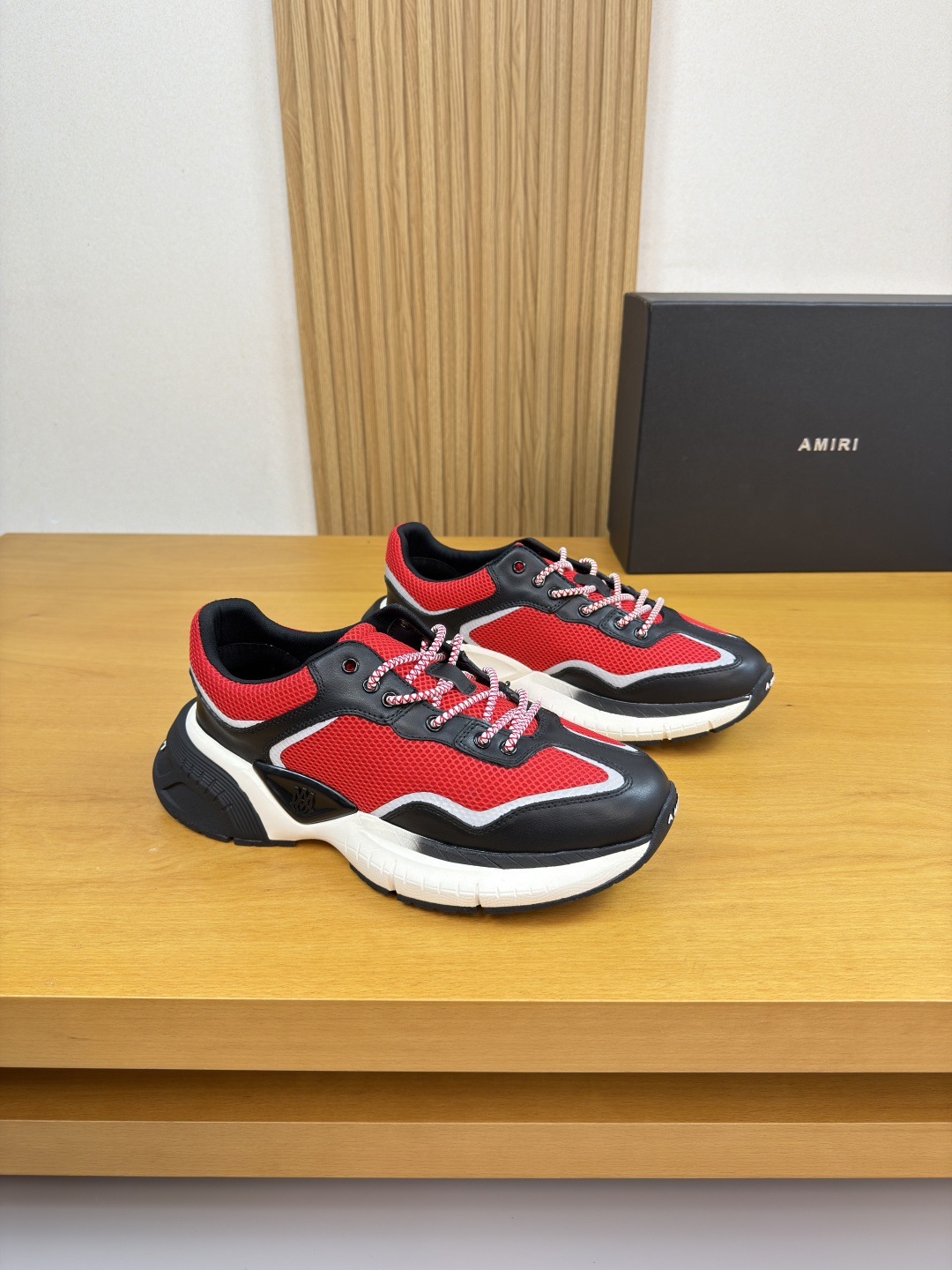 NO:779897,[AMIRI] AMIRI - high-end quality original casual sports shoes - upper Nappa calfskin, shoe body mesh canvas hot craft - inner brand mesh canvas cloth - outsole ultra-light TPU foam rubber; multi-color molded outsole - ultra-high quality control, exquisite workmanship (high-end, luxury, grade) -Size 39-44 (38.45. Can be customized)·0136,, amiri,sneakers,cowhide19860909【 AMIRI】埃米尔 -高端品质 原单 休闲运动鞋 -鞋面纳帕小牛皮、鞋身网帆布热切工艺 -内里品牌网帆布布匹 -大底超轻TPU发泡·橡胶; 多色成型大底 -超高品控·做工精致凸显(高端·贵气·档次) -Size 39-44（38.45.可订做)·0136,,amiri,sneakers,cowhide,Men's shoes