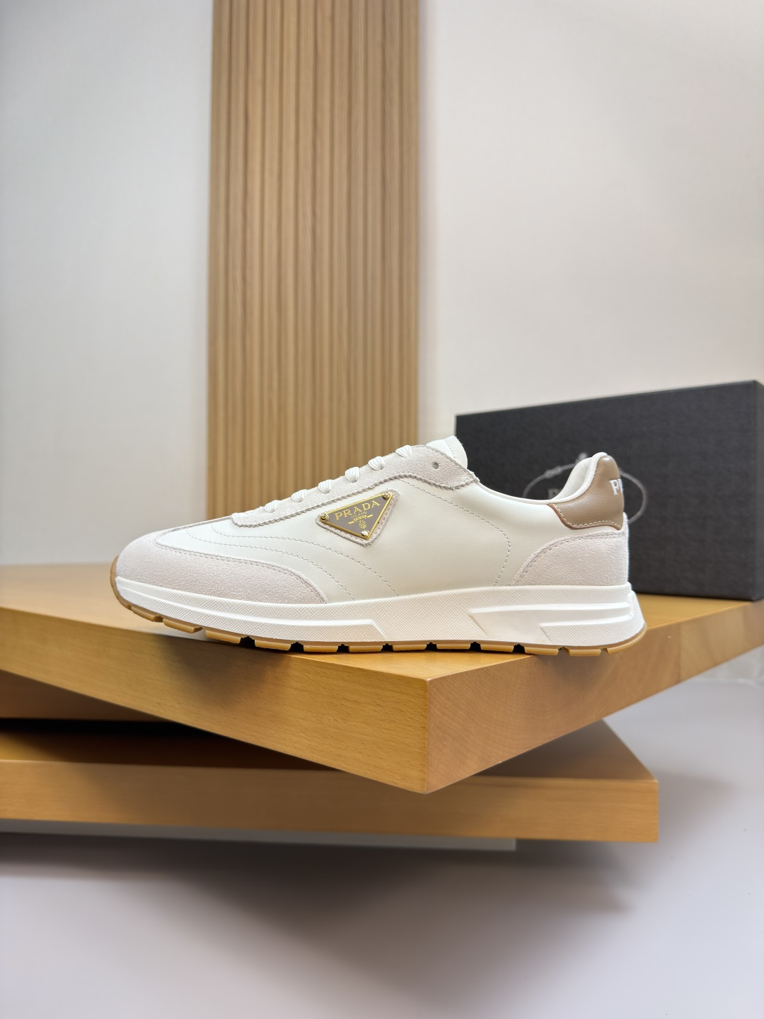 Prada Style Leather Men's Shoes style reference detail image 5 from source 767241