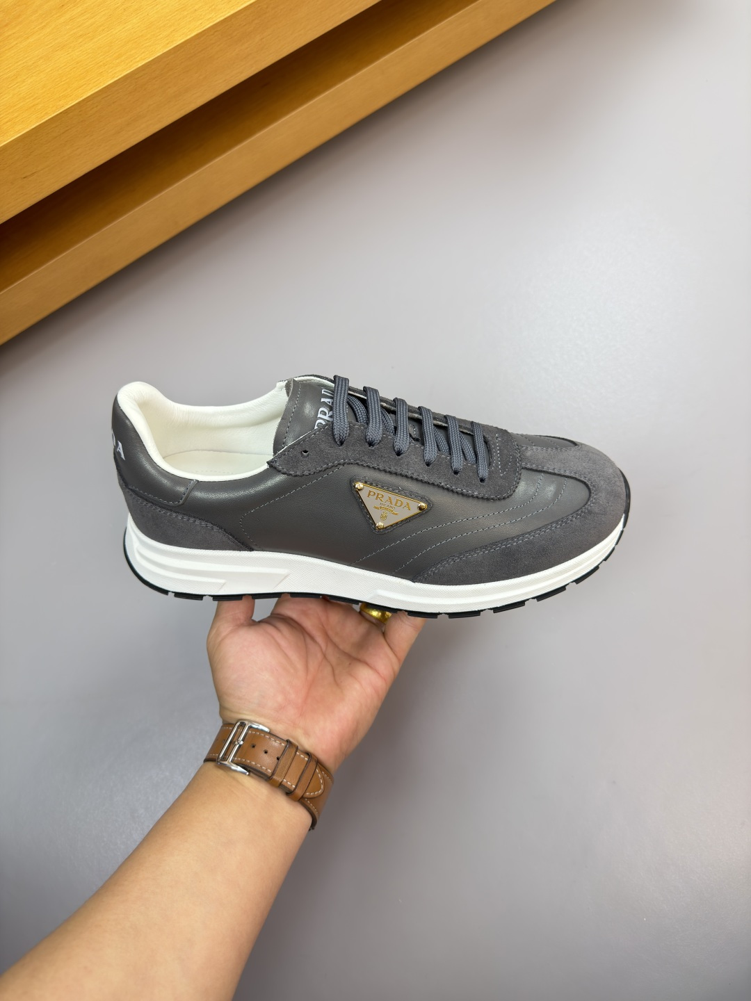 Prada Style Leather Men's Shoes style reference detail image 4 from source 767244