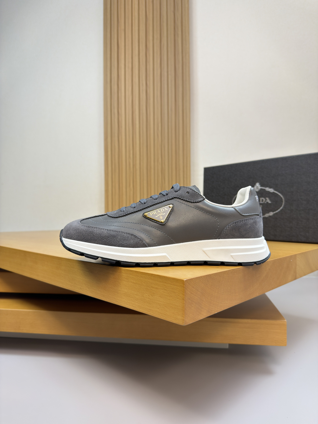 Prada Style Leather Men's Shoes style reference detail image 5 from source 767244