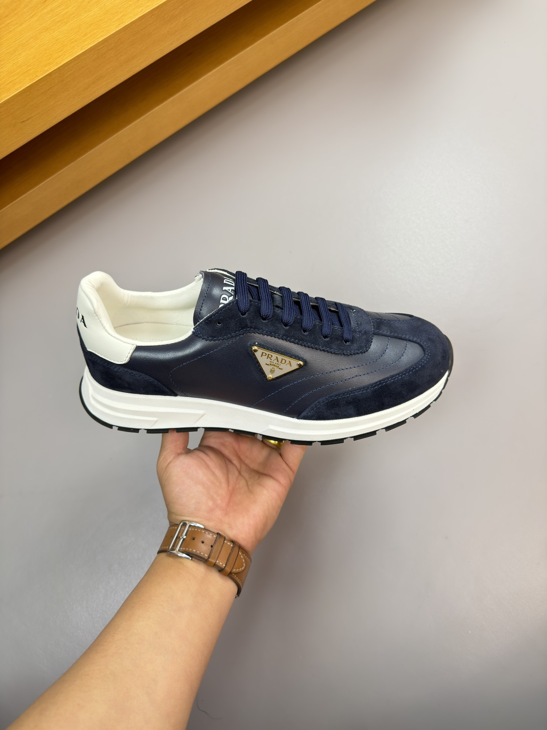 Prada Style Leather Men's Shoes style reference detail image 4 from source 767245