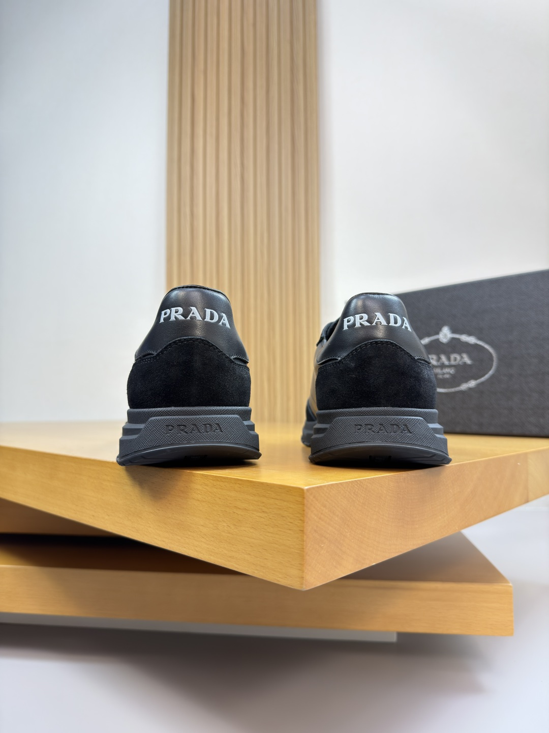 Prada Style Leather Men's Shoes style reference detail image 8 from source 767246