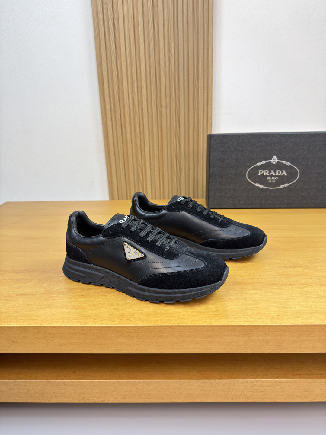 NO:745738,[PRADA] Prada - high-end quality original casual sports shoes - upper Nappa calfskin, suede calfskin, shoe body, brand metal logo fastener, tongue, heel. Silk-screen brand logo - lining water-dyed cowhide - outsole ultra-light TPU foam rubber; two-color molded outsole - ultra-high quality control, fine workmanship highlighted (high-end, luxury, grade) -Size  38-44 (45, 46, can be customized)·FR0157,,prada,prada,sneakers,cowhide19860909【 PRADA】普拉达 -高端品质 原单·休闲运动鞋 -鞋面纳帕小牛皮、反绒小牛皮、鞋身.品牌金属logo扣件、鞋舌.后跟.丝印品牌logo -内里水染牛皮 -大底超轻TPU发泡·橡胶; 双色成型大底 -超高品控·做工精细凸显(高端·贵气·档次) -Size 38-44（45,46,可订做)·FR0157,,prada,prada,sneakers,cowhide,Men's shoes