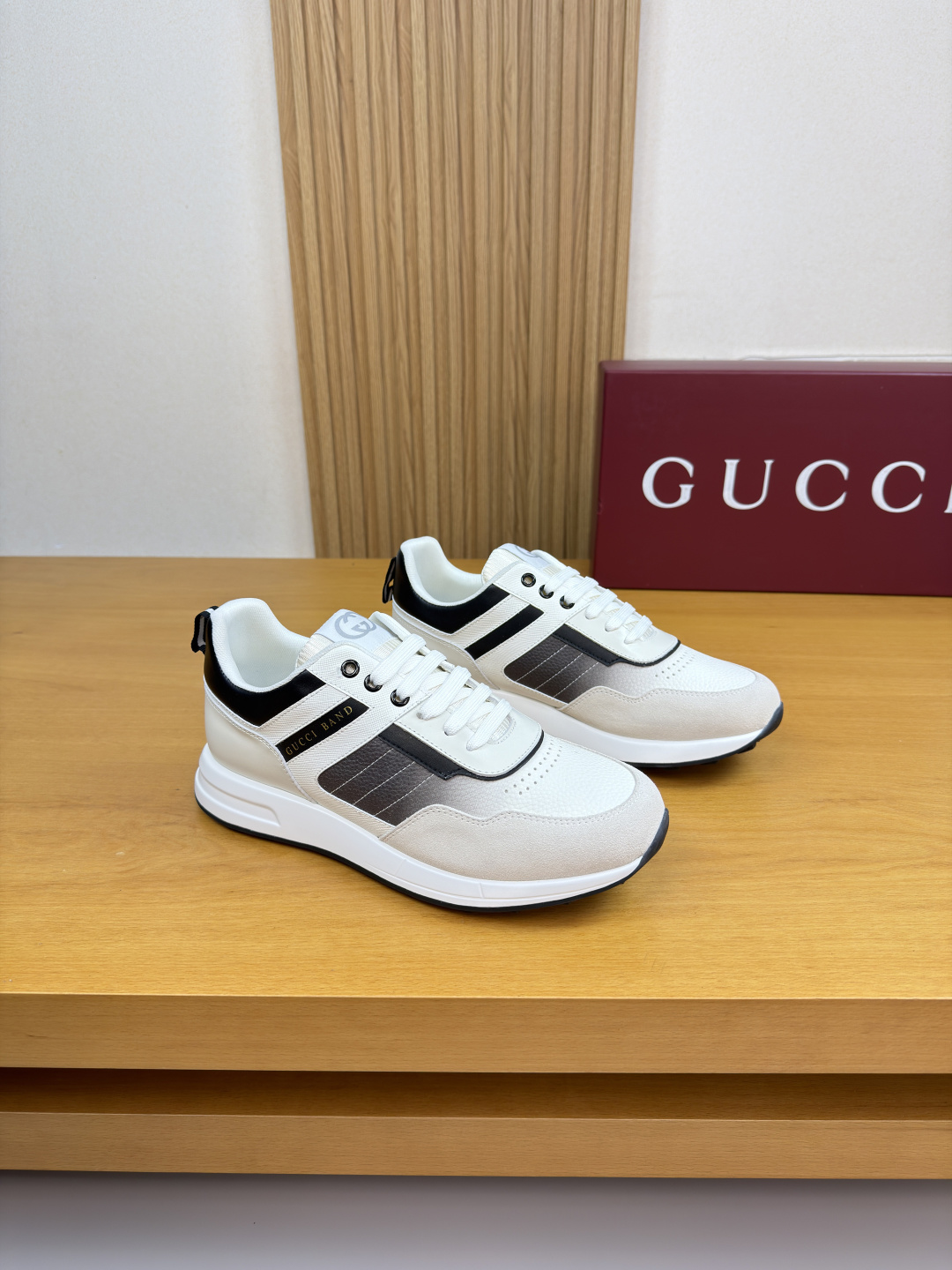 NO:745834,[Gucci] Gucci - high-end quality original casual sports shoes - upper Nappa calfskin, suede calfskin, pebbled calfskin, color printed brand totem, shoe body, color printed brand logo, tongue, sewn brand logo cloth label, heel, sewn brand webbing - lining water-dyed cowhide - outsole ultra-light TPU foam rubber; two-color molded outsole - ultra-high quality control, fine workmanship highlighted (high-end, luxury, grade)  -Size 39-44 (38,45, can be customized)·G0181,,gucci,gucci,sneakers,cowhide19860909【Gucci】古驰 -高端品质 原单·休闲运动鞋 -鞋面纳帕小牛皮、反绒小牛皮、荔纹小牛皮·彩印品牌图腾、鞋身.彩印品牌logo、鞋舌.车缝品牌Logo布标、后跟.车缝品牌织带 -内里水染牛皮 -大底超轻TPU发泡·橡胶；双色成型大底 -超高品控·做工精细凸显(高端·贵气·档次) -Size 39-44（38,45,可订做)·G0181,,gucci,gucci,sneakers,cowhide,Men's shoes