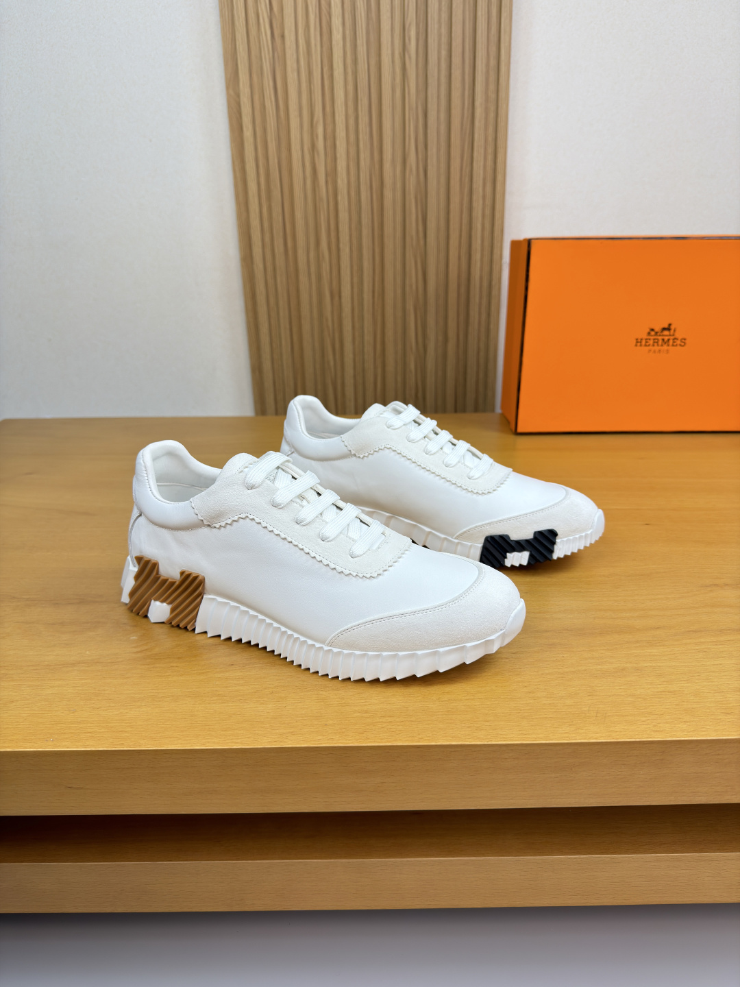 NO:745844,[HERMES] Hermès - high-end quality original order casual sports shoes - upper Nappa calfskin, high mercerized sheep suede, tongue. Air compressor brand logo - lining water-dyed cowhide - outsole ultra-light TPU foam and rubber combined molding two-color outsole - ultra-high quality control · fine workmanship highlighted (high-end · luxury · grade) -Size  39-44 (38, 45, 46, can be customized)·H0183,,hermes,hermes,sneakers,cowhide19860909【 HERMES】爱马仕 -高端品质 原单·休闲运动鞋 -鞋面纳帕小牛皮、高丝光羊反绒、鞋舌.空压品牌logo -内里水染牛皮 -大底超轻TPU发泡·橡胶组合成型双色大底 -超高品控·做工精细凸显(高端·贵气·档次) -Size 39-44（38,45,46,可订做)·H0183,,hermes,hermes,sneakers,cowhide,Men's shoes