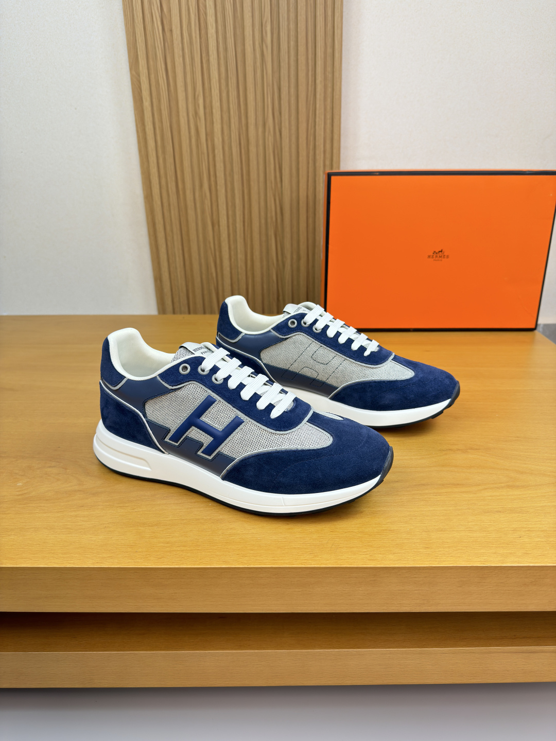 NO:746005,[HERMES] Hermès - high-end quality original casual sports shoes - upper Nappa calfskin, suede calfskin, brand high mercerized canvas, shoe body sewing brand 'H' totem, tongue brand logo cloth label, heel air pressure brand logo - inner brand canvas - outsole ultra-light TPR·rubber·two-color molded outsole -super high quality control·fine workmanship highlights (high-end·luxury·grade) -Size  39-44 (38, 45 can be customized)·0181,,hermes,hermes,sneakers,cowhide19860909【 HERMES】爱马仕  -高端品质 原单·休闲运动鞋 -鞋面纳帕小牛皮、反绒小牛皮、品牌高丝光帆布、鞋身车缝品牌‘H’图腾、鞋舌品牌logo布标、后跟空压品牌logo -内里品牌帆布 -大底超轻TPR·橡胶·双色成型大底 -超高品控·做工精细凸显(高端·贵气·档次) -Size 39-44（38、45可订做)·0181,,hermes,hermes,sneakers,cowhide,Men's shoes