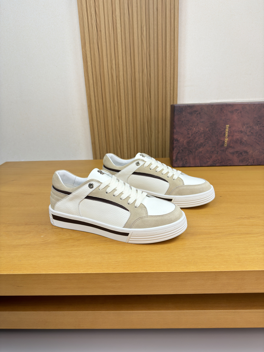 NO:746030,[Stefano Ricci] Stefano Ricci - High-end quality original casual sports sneakers - Imported Nappa calfskin upper, tongue, brand metal fasteners - Water-dyed cowhide inside - Ultra-light TPR rubber outsole; two-color molded outsole - Ultra-high quality control·Fine workmanship highlighted (high-end·luxury·grade) -Size 39-44 (38,45, can be customized)·ST0186,,cowhide19860909【Stefano Ricci】史蒂芬劳·尼治 -高端品质 原单·休闲运动板鞋 -鞋面进口纳帕小牛皮、鞋舌.品牌金属扣件 -内里水染牛皮 -大底超轻TPR橡胶；双色成型大底 -超高品控·做工精细凸显(高端·贵气·档次) -Size 39-44（38,45,可订做)·ST0186,,cowhide,Men's shoes