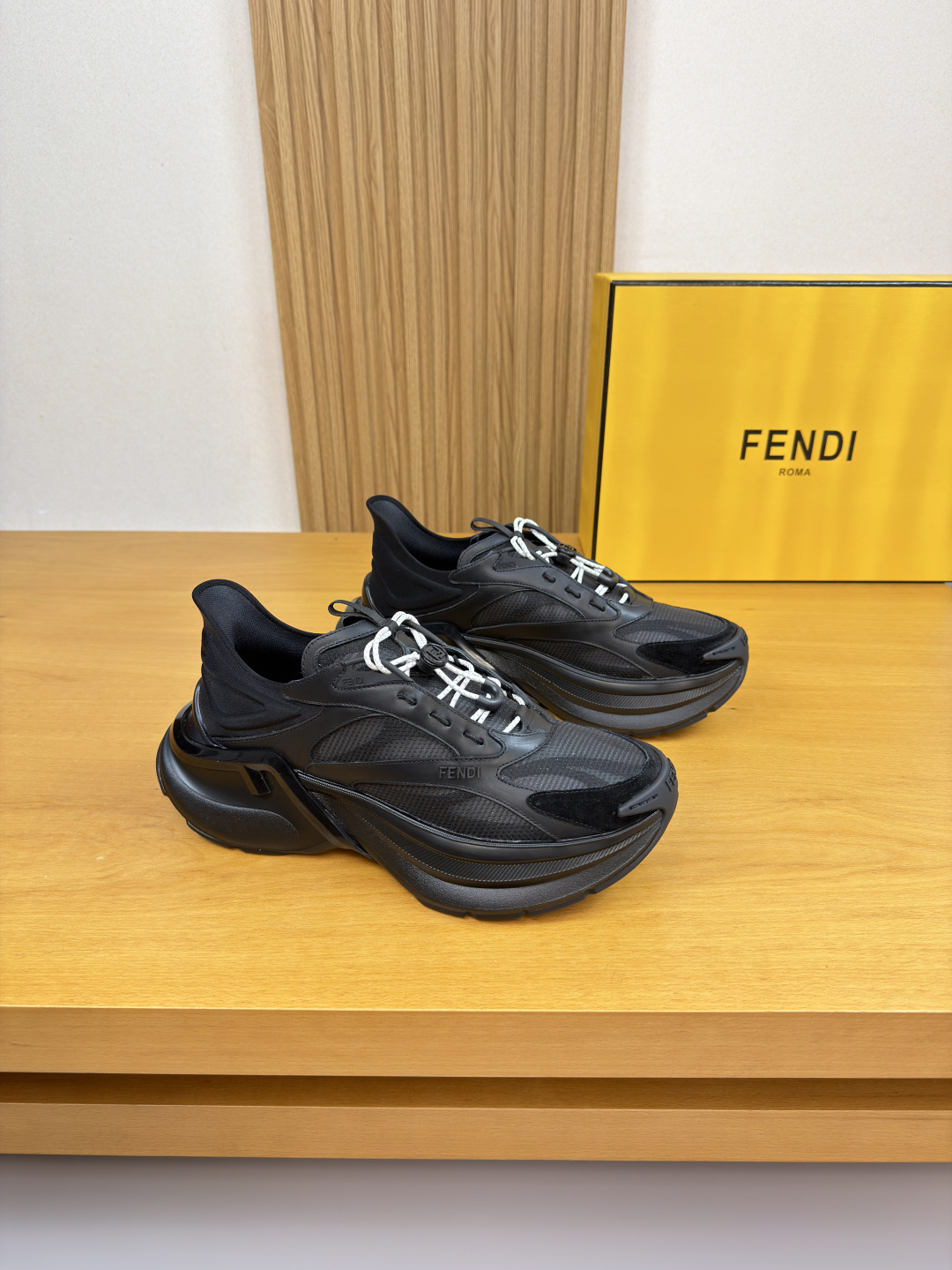 NO:756385,[FENDI] Fendi - high-end quality original casual sports shoes - upper imported nappa calfskin, suede calfskin, brand high mercerized hollow canvas, hot craftsmanship, heel. High-frequency brand totem, shoe body. Injection brand logo - lining brand canvas - outsole ultra-light TPU foam rubber; two-color molded outsole - ultra-high quality control, fine workmanship highlighted (high-end, luxury, grade) -Size  39-44 (38,45, can be customized)·F0861,,fendi,fendi,sneakers,cowhide19860909【 FENDI】芬迪 -高端品质 原单·休闲运动鞋 -鞋面进口纳帕小牛皮、反绒小牛皮、品牌高丝光镂空帆布·热切工艺、后跟.高周波品牌图腾、鞋身.注塑品牌logo -内里品牌帆布 -大底超轻TPU发泡·橡胶；双色成型大底 -超高品控·做工精细凸显(高端·贵气·档次) -Size 39-44（38,45,可订做)·F0861,,fendi,fendi,sneakers,cowhide,Men's shoes
