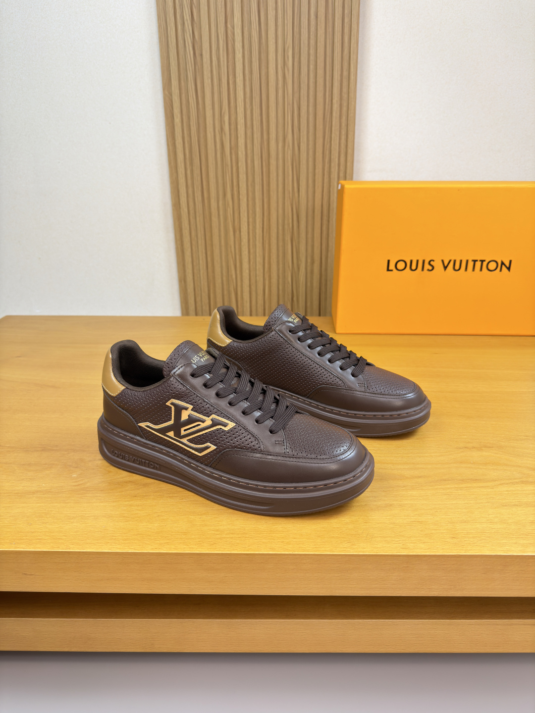 NO:778312,[Louis Vuitton] Louis Vuitton - high-end quality original order casual sports shoes - upper Napa calfskin, pebbled calfskin. Perforation process, shoe body. Sewing brand totem module, heel. Silk-printed high-frequency brand LOGO - Lining brand canvas - Outsole ultra-light TPU foam; molded outsole - Ultra-high quality control · Fine workmanship highlights (high-end · luxury · grade) -Size  38-44 (45, can be customized)·L0117,,louis vuitton,louis vuitton,sneakers,cowhide19860909【Louis Vuitton】路易威登 -高端品质 原单·休闲运动鞋 -鞋面纳帕小牛皮、荔纹小牛皮.打孔工艺、鞋身.车缝品牌图腾模块、后跟.丝印高周波品牌LOGO -内里品牌帆布 -大底超轻TPU发泡; 成型大底 -超高品控·做工精细凸显(高端·贵气·档次) -Size 38-44（45,可订做)·L0117,,louis vuitton,louis vuitton,sneakers,cowhide,Men's shoes