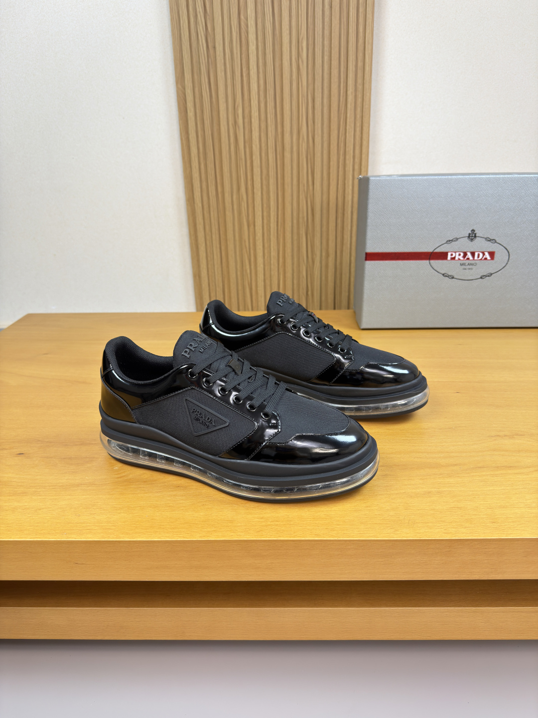 NO:778887,[PRADA] Prada - high-end quality original casual sports shoes - open edge beaded calfskin upper, brand canvas fabric, shoe body, tongue, injection molded brand logo - brand canvas lining, feet; water-dyed cowhide - outsole ultra-light TPR rubber, vacuum; molded airbag outsole - ultra-high quality control, fine workmanship highlighted (high-end, luxury, grade) -Size  38-44 (45, can be customized)·PR0135,,prada,prada,sneakers,cowhide19860909【 PRADA】普拉达  -高端品质 原单·休闲运动鞋 -鞋面开边珠小牛皮、品牌帆布布匹、鞋身.鞋舌.注塑品牌logo -内里品牌帆布,垫脚；水染牛皮 -大底超轻TPR橡胶·抽真空; 成型气囊大底 -超高品控·做工精细凸显(高端·贵气·档次) -Size 38-44（45,可订做)·PR0135,,prada,prada,sneakers,cowhide,Men's shoes