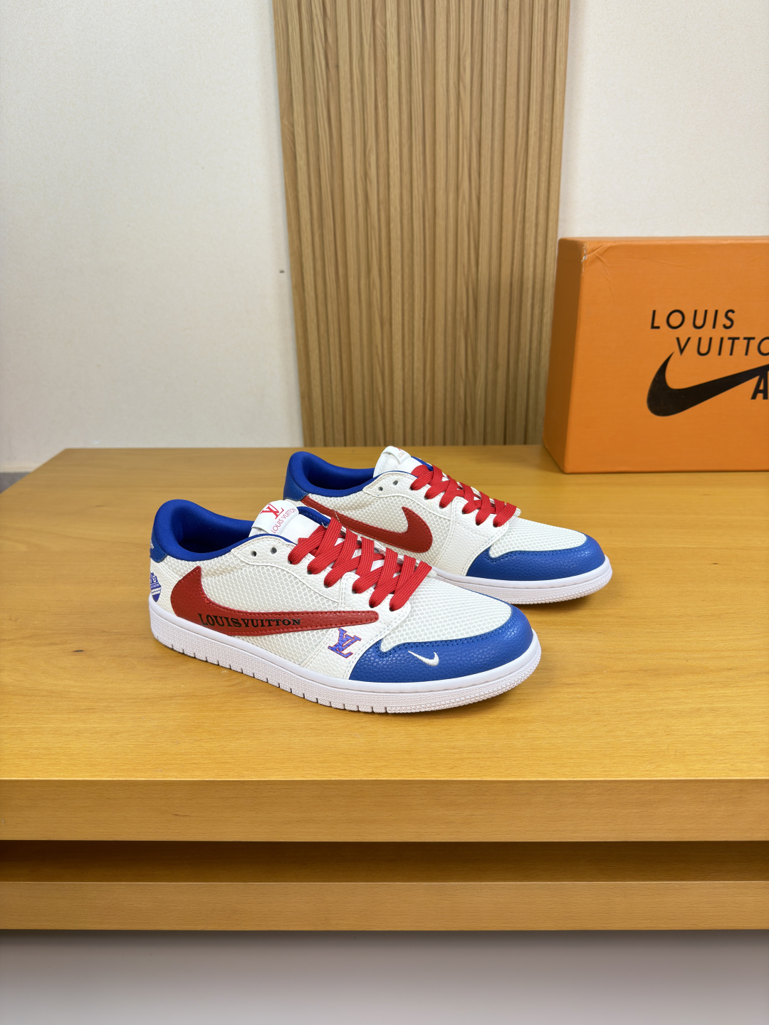 NO:779890,[Louis Vuitton-AIR] Louis Vuitton co-branded model - high-end quality original single casual sports shoes - upper pebbled calfskin, brand hollow mesh canvas fabric, tongue, brand logo leather label, heel. embroidered brand logo - lining brand canvas - outsole original TPR·rubber·two-color molded outsole -super high quality control·fine workmanship·highlighted (high-end·luxury·grade)  -Size39-44 (38, 45, 46, can be customized)·0150,,louis vuitton,louis vuitton,cowhide19860909【Louis Vuitton-AIR】路易威登 联名款 -高端品质 原单·休闲运动板鞋 -鞋面荔纹小牛皮、品牌镂空网帆布布匹、鞋舌.品牌logo皮标、后跟.刺绣品牌logo -内里品牌帆布 -大底原版TPR·橡胶·双色成型大底 -超高品控·做工精细·凸显(高端·贵气·档次) -Size39-44（38,45,46,可订做)·0150,,louis vuitton,louis vuitton,cowhide,Men's shoes