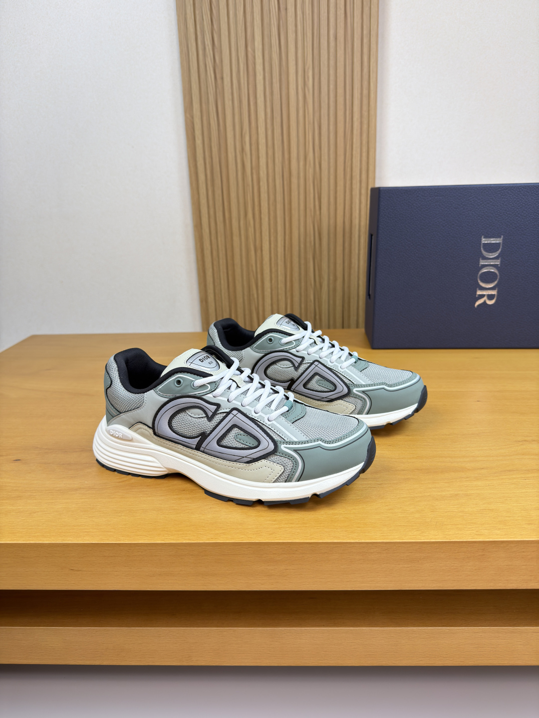 NO:779474,[Dior] Dior - high-end quality original casual sports shoes - upper silk calfskin. Color-printed brand totem, brand high mercerized canvas fabric, shoe body sewn with brand totem tongue. Heel. Sewn brand logo module - Lining brand canvas - Original ultra-light TPU foam rubber; two-color molded outsole - Ultra-high quality control, fine workmanship highlighted (high-end, luxury, grade) -Size  39-44 (38, 45, 46, can be customized)·DR0558,,dior,dior,sneakers,cowhide19860909【 Dior】迪奥 -高端品质 原单·休闲运动鞋 -鞋面丝绸小牛皮.彩印品牌图腾、品牌高丝光帆布布匹、鞋身车缝品牌图腾鞋舌.后跟.车缝品牌logo模块 -内里品牌帆布 -原版超轻TPU发泡·橡胶；双色成型大底 -超高品控·做工精细凸显(高端·贵气·档次) -Size 39-44（38、45、46,可订做)·DR0558,,dior,dior,sneakers,cowhide,Men's shoes