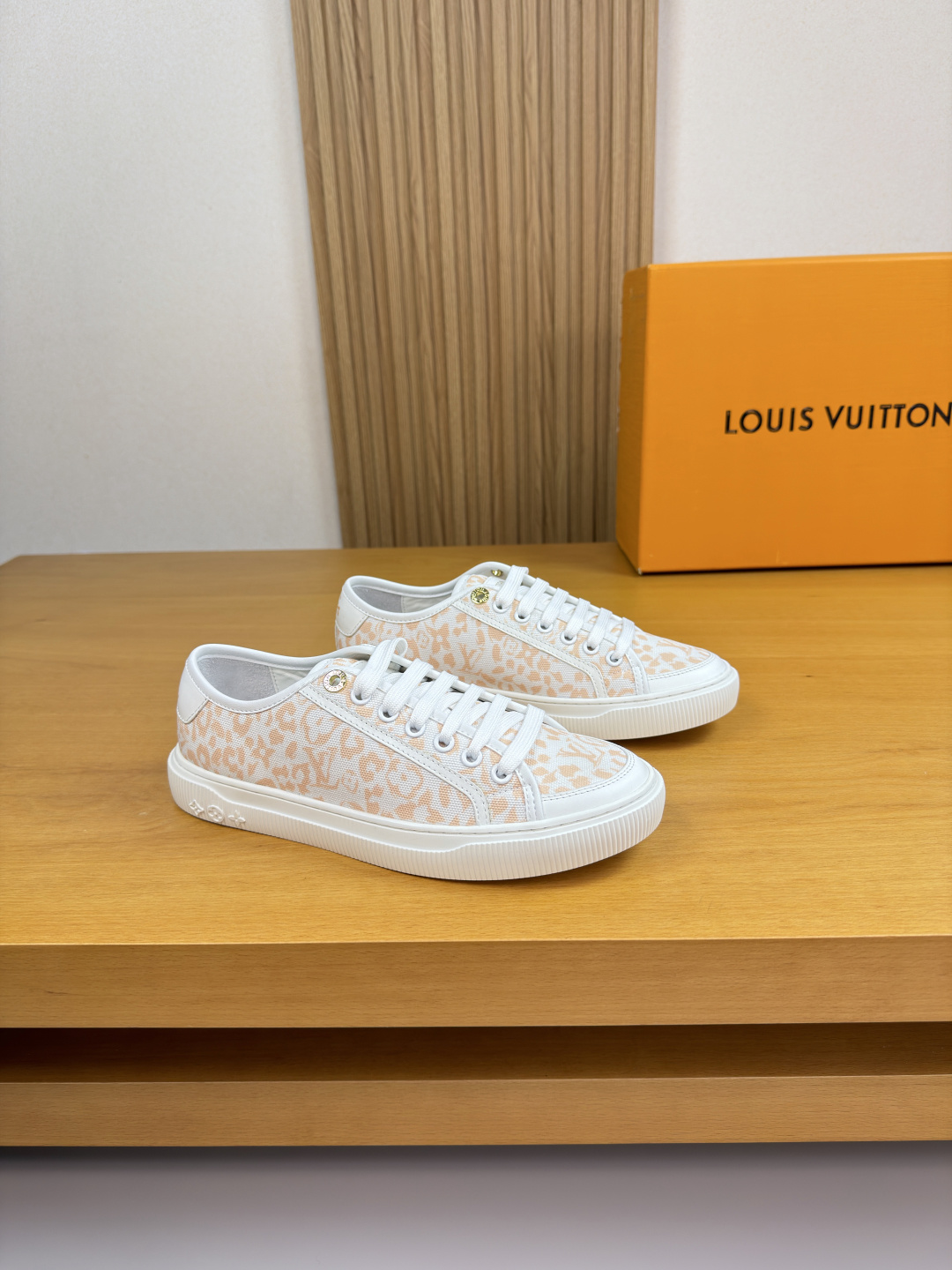 NO:831046,. Sizes for women 35-40 and men 38-46 (customized for women 40 and men 45 and above),19860909. 码女35-40 男38-46（女40 男45以上定制）,,Men's shoes