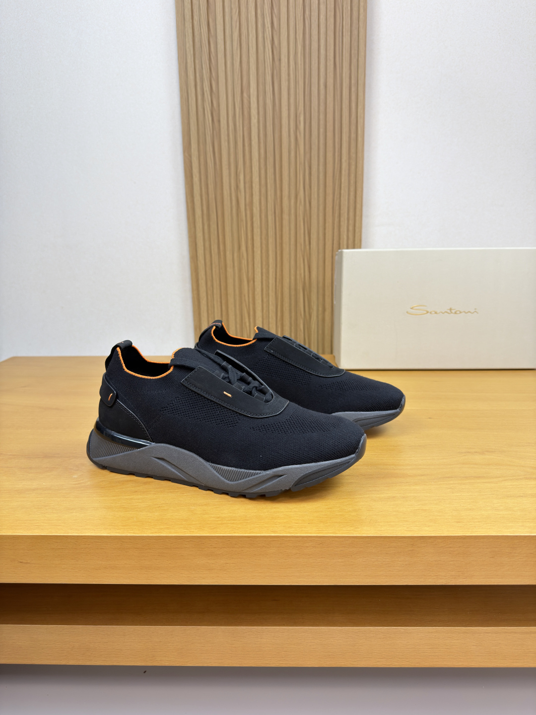 NO:780787,[SANTONI] Santoni - High-end quality original casual sports shoes - Original high mercerized frosted calfskin upper, brand fly-woven (knitted) cloth, heel. Air-pressure brand logo. Brand logo webbing - Inner pads. Water-dyed cowhide - Outsole ultra-light TPU foam. Rubber two-color molded outsole - Ultra-high quality control, fine workmanship highlighted (high-end, luxury, grade) -Size  38-44 (45,46, can be customized)·S0122,,sneakers,cowhide19860909【SANTONI】圣东尼 -高端品质 原单·休闲运动鞋 -鞋面原版高丝光磨砂小牛皮、品牌飞织（针织）布匹、后跟.空压品牌logo.品牌logo织带 -内里垫脚.水染牛皮 -大底超轻TPU发泡.橡胶双色成型大底 -超高品控·做工精细凸显(高端·贵气·档次) -Size 38-44（45,46,可订做)·S0122,,sneakers,cowhide,Men's shoes