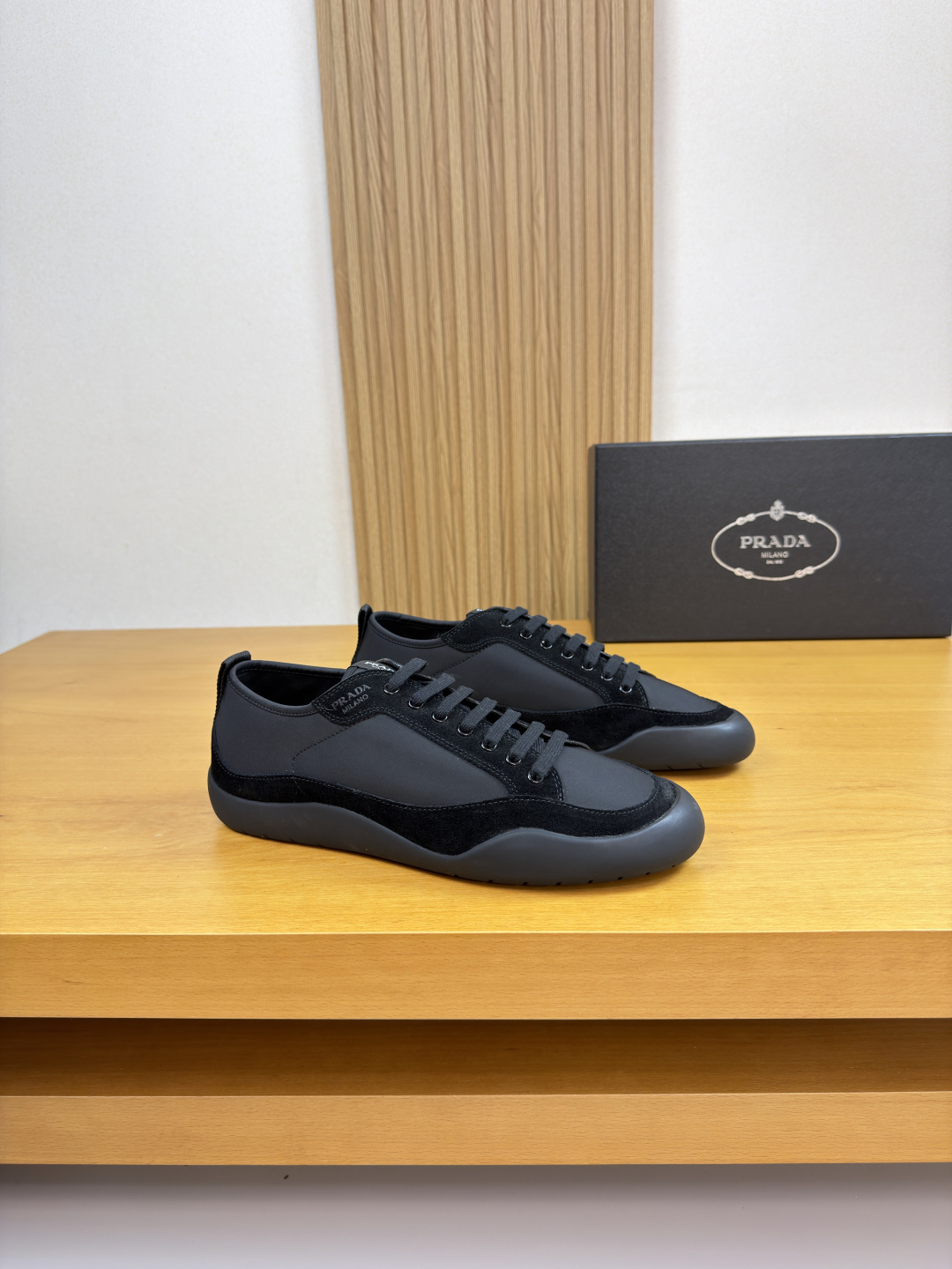 NO:781921,[PRADA] Prada - high-end quality original order casual sports shoes - imported high mercerized suede calfskin upper, branded high mercerized canvas, shoe lugs. Silk screen high frequency brand logo, tongue. Brand LOGO cloth label - Water-dyed cowhide inside  39-44 (38.45. Can be customized)·0027,,prada,prada,sneakers,cowhide19860909【PRADA】普拉达 -高端品质 原单·休闲运动鞋 -鞋面进口高丝光反绒小牛皮、品牌高丝光帆布、鞋耳.丝印高周波品牌logo、鞋舌.品牌LOGO布标 -内里水染牛皮 -大底超轻TPR·橡胶成型大底 -超高品控·做工精细凸显(高端·贵气·档次) -Size 39-44（38.45.可订做)·0027,,prada,prada,sneakers,cowhide,Men's shoes