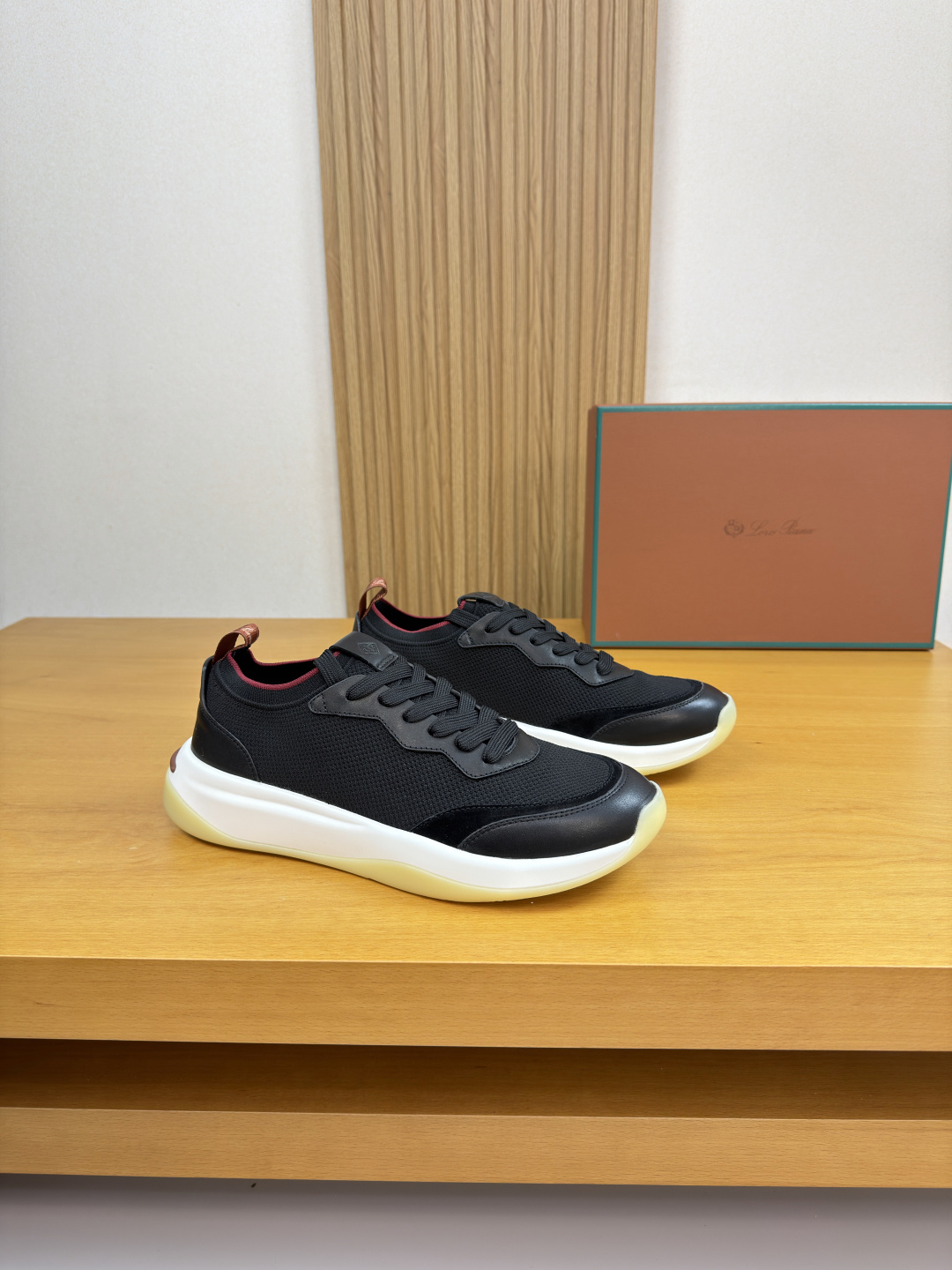 NO:782256,[Loro piana] Loro Piana LP - high-end quality original casual sports shoes - upper original nappa calfskin, suede calfskin, brand high mercerized fly woven (knitted) cloth, tongue, air pressure brand logo, heel. Brand logo webbing - lining foot water-dyed cowhide - outsole ultra-light TPU foam rubber; two-color molded outsole - ultra-high quality control, fine workmanship highlighted (high-end, luxury, grade) -Size  38-44 (45, can be customized)·L,,loro piana,loro piana,sneakers,cowhide19860909【Loro piana】诺悠翩雅LP  -高端品质 原单·休闲运动鞋 -鞋面原版纳帕小牛皮、反绒小牛皮、品牌高丝光飞织（针织）布匹、鞋舌.空压品牌logo、后跟.品牌Logo织带 -内里垫脚水染牛皮 -大底超轻TPU发泡·橡胶；双色成型大底 -超高品控·做工精细凸显(高端·贵气·档次) -Size 38-44（45,可订做)·L,,loro piana,loro piana,sneakers,cowhide,Men's shoes