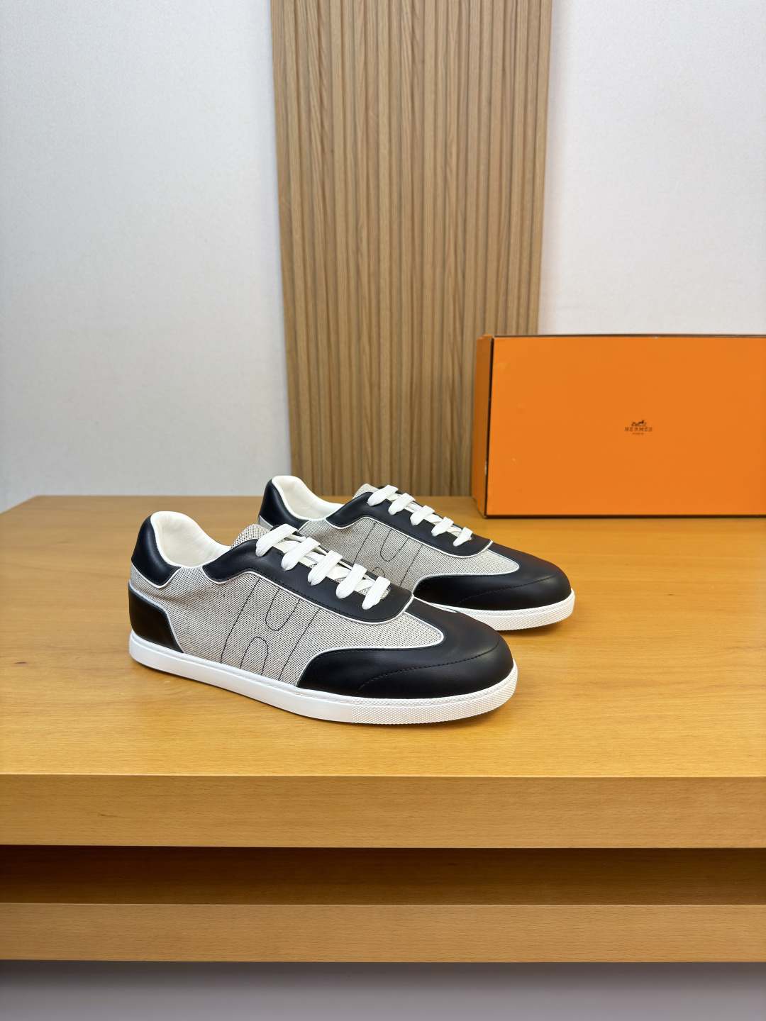 NO:783239,[HERMES] Hermès - high-end quality original casual sports sneakers - original nappa calfskin upper, brand canvas cloth, shoe body sewn with brand 'H' totem, tongue. Silk-printed brand logo - water-dyed cowhide inside - outsole ultra-light TPR· rubber molded outsole - ultra-high quality control, fine workmanship highlighted (high-end, luxury, grade) -Size  39-44 (38, 45, 46, can be customized)·H0183,,hermes,hermes,cowhide19860909【 HERMES】爱马仕 -高端品质 原单·休闲运动板鞋 -鞋面原版纳帕小牛皮、品牌帆布布匹、鞋身车缝品牌’H’图腾、鞋舌.丝印品牌logo -内里水染牛皮 -大底超轻TPR·橡胶成型大底 -超高品控·做工精细凸显(高端·贵气·档次) -Size 39-44（38,45,46,可订做)·H0183,,hermes,hermes,cowhide,Men's shoes
