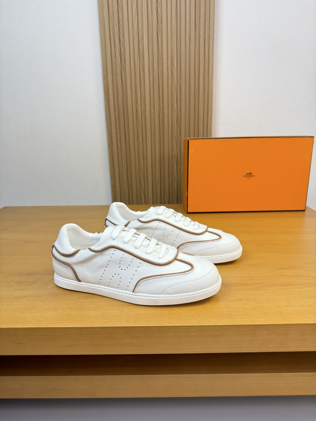 NO:783246,[HERMES] Hermès - High-end quality original casual sports sneakers - Original Nappa calfskin upper, brand 'H' totem sewn on the shoe body, tongue. Silk screen brand logo - Water-dyed cowhide inside - Ultra-light TPR outsole·Rubber molded outsole -Super high quality control·Fine workmanship highlighted (high-end·luxury·grade) -Size  39-44 (38, 45, 46, can be customized)·H0183,,hermes,hermes,cowhide19860909【 HERMES】爱马仕 -高端品质 原单·休闲运动板鞋 -鞋面原版纳帕小牛皮、鞋身车缝品牌’H’图腾、鞋舌.丝印品牌logo -内里水染牛皮 -大底超轻TPR·橡胶成型大底 -超高品控·做工精细凸显(高端·贵气·档次) -Size 39-44（38,45,46,可订做)·H0183,,hermes,hermes,cowhide,Men's shoes