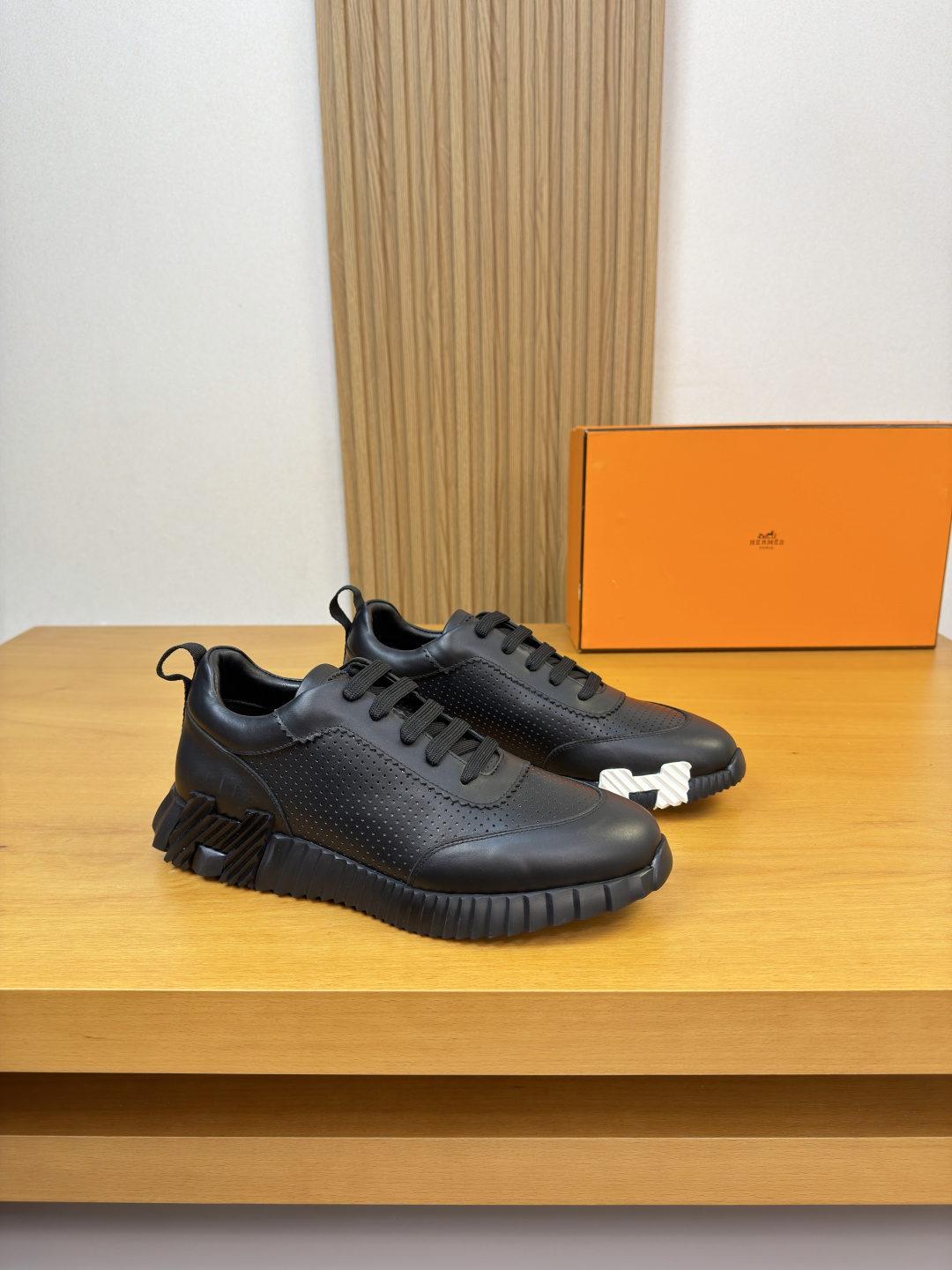 NO:783191,[HERMES] Hermès - high-end quality original casual sports shoes - upper Napa calfskin, perforated calfskin, tongue, air pressure brand logo, heel. Brand webbing - water-dyed cowhide lining - outsole ultra-light TPU foam · rubber combined molding two-color outsole - ultra-high quality control · fine workmanship highlighted (high-end · luxury · grade) -Size  38-44 (45, 46, 47, can be customized)·H0183,,hermes,hermes,sneakers,cowhide19860909【 HERMES】爱马仕 -高端品质 原单·休闲运动鞋 -鞋面纳帕小牛皮、打孔小牛皮、鞋舌.空压品牌logo、后跟.品牌织带 -内里水染牛皮 -大底超轻TPU发泡·橡胶组合成型双色大底 -超高品控·做工精细凸显(高端·贵气·档次) -Size 38-44（45,46,47,可订做)·H0183,,hermes,hermes,sneakers,cowhide,Men's shoes